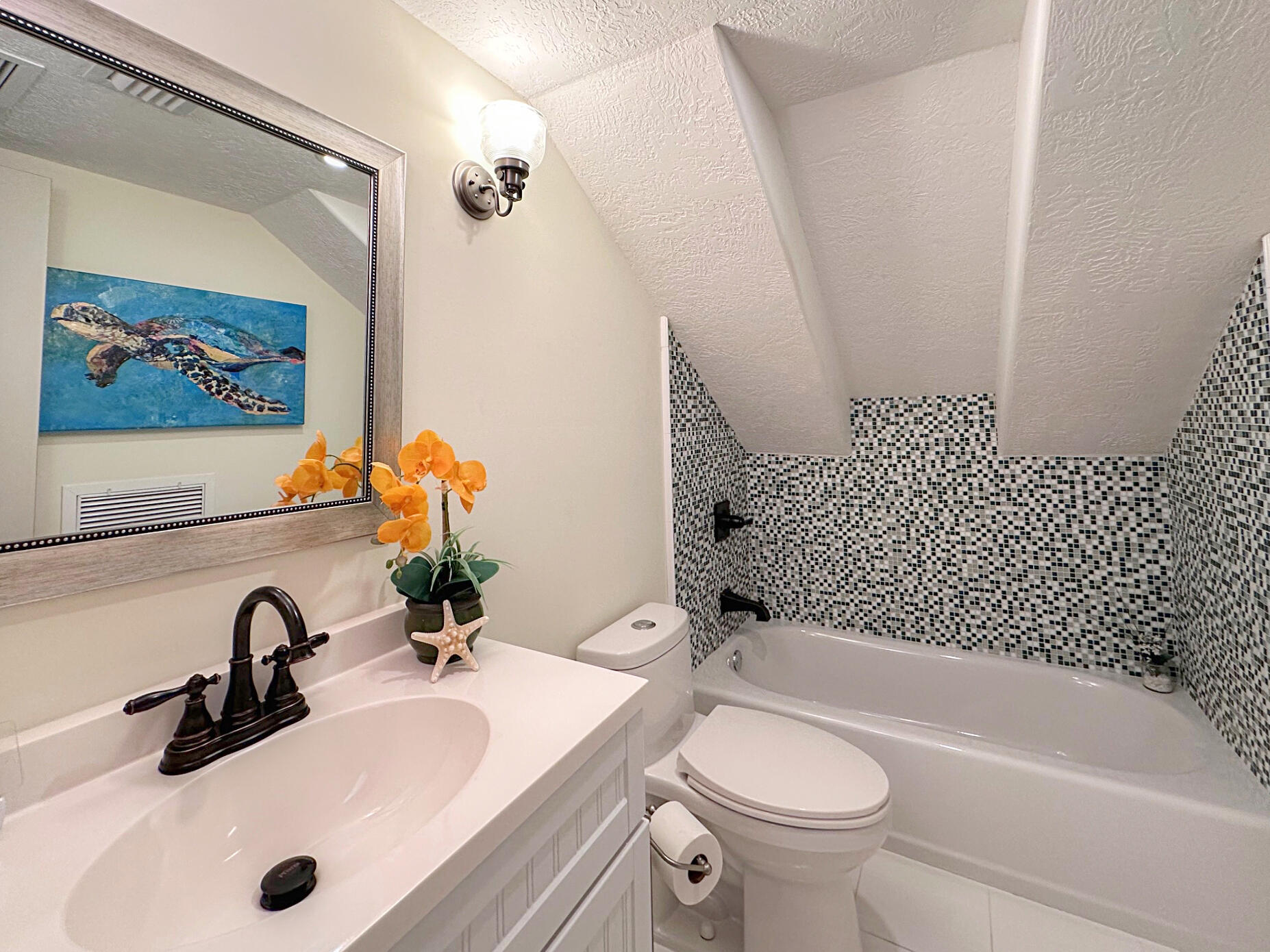 106 Gardenia Avenue Property Photo 37