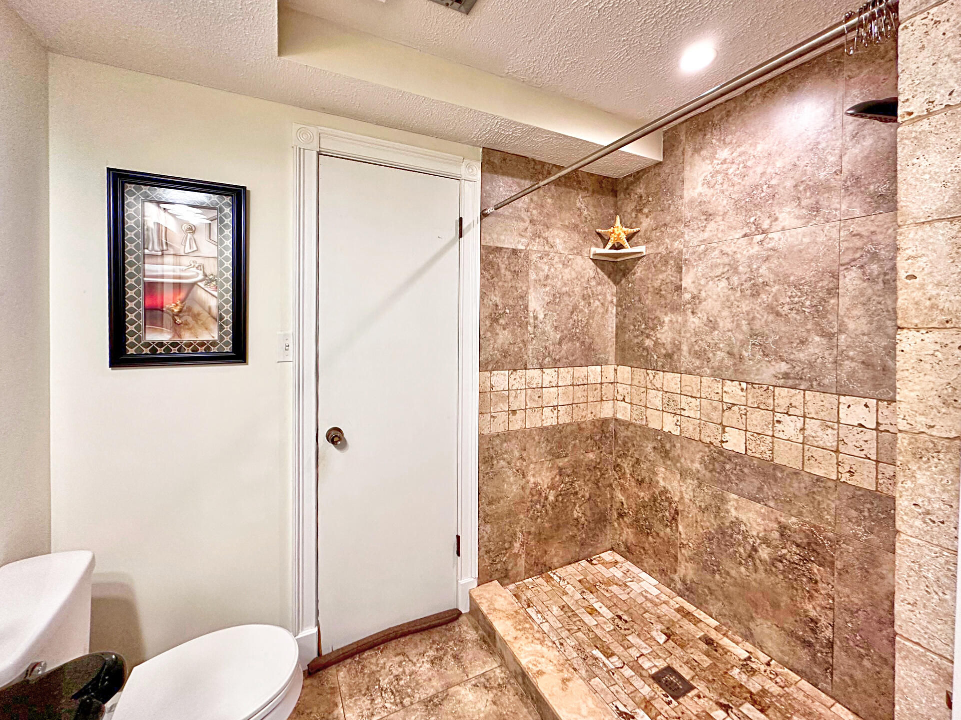 106 Gardenia Avenue Property Photo 42