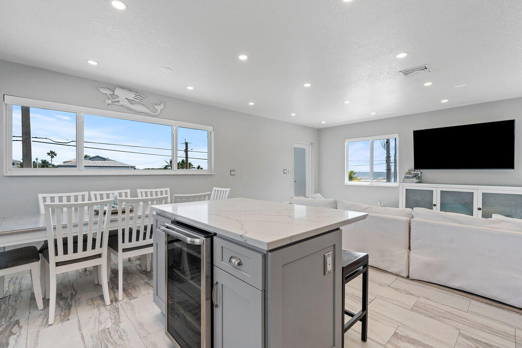 325 Calusa Street, 359 Property Photo 6