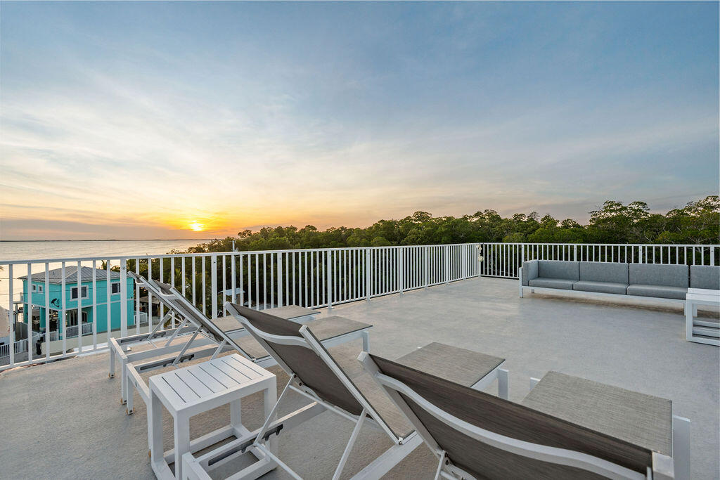 325 Calusa Street, 359 Property Photo 27