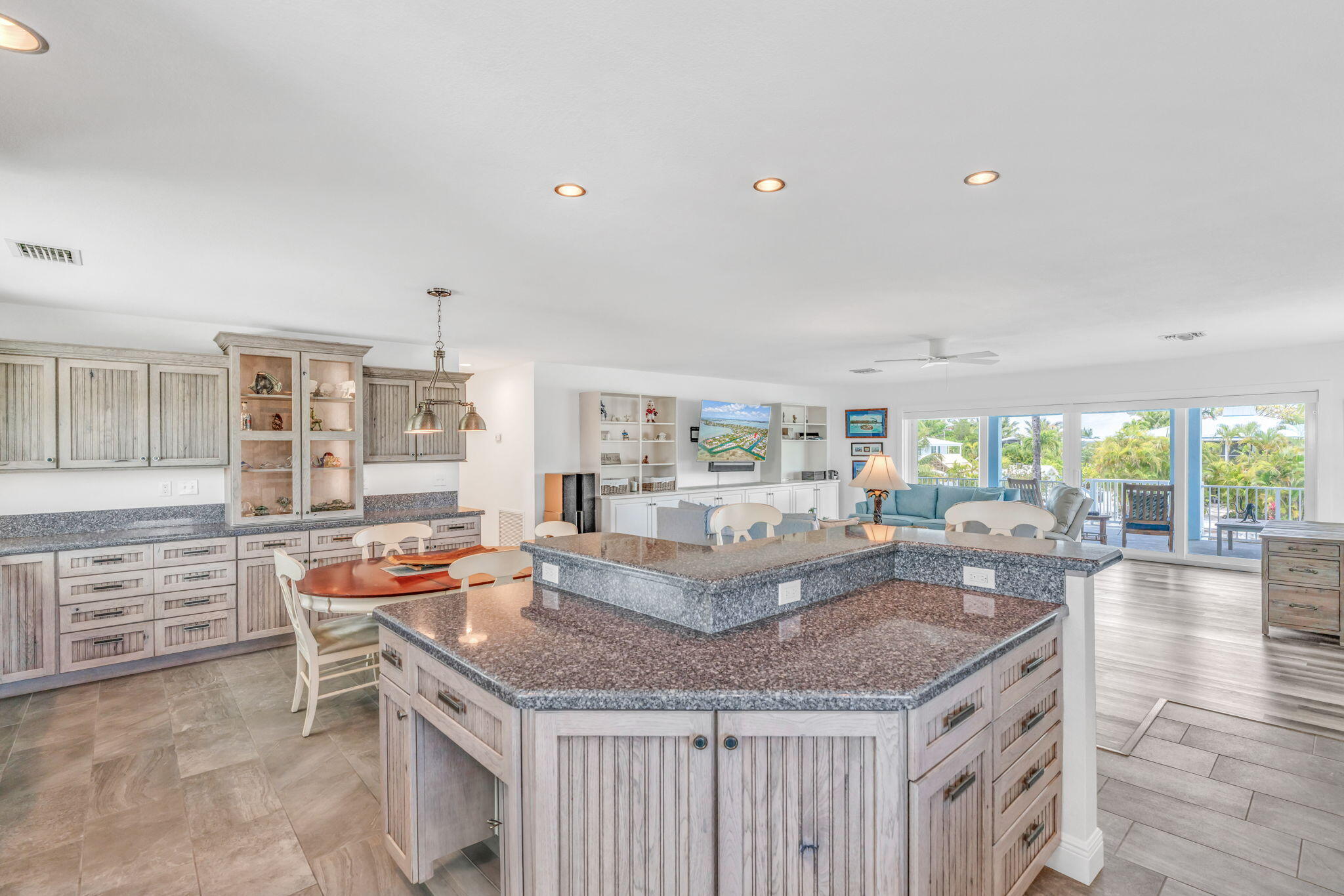 17094 Coral Drive Property Photo 3