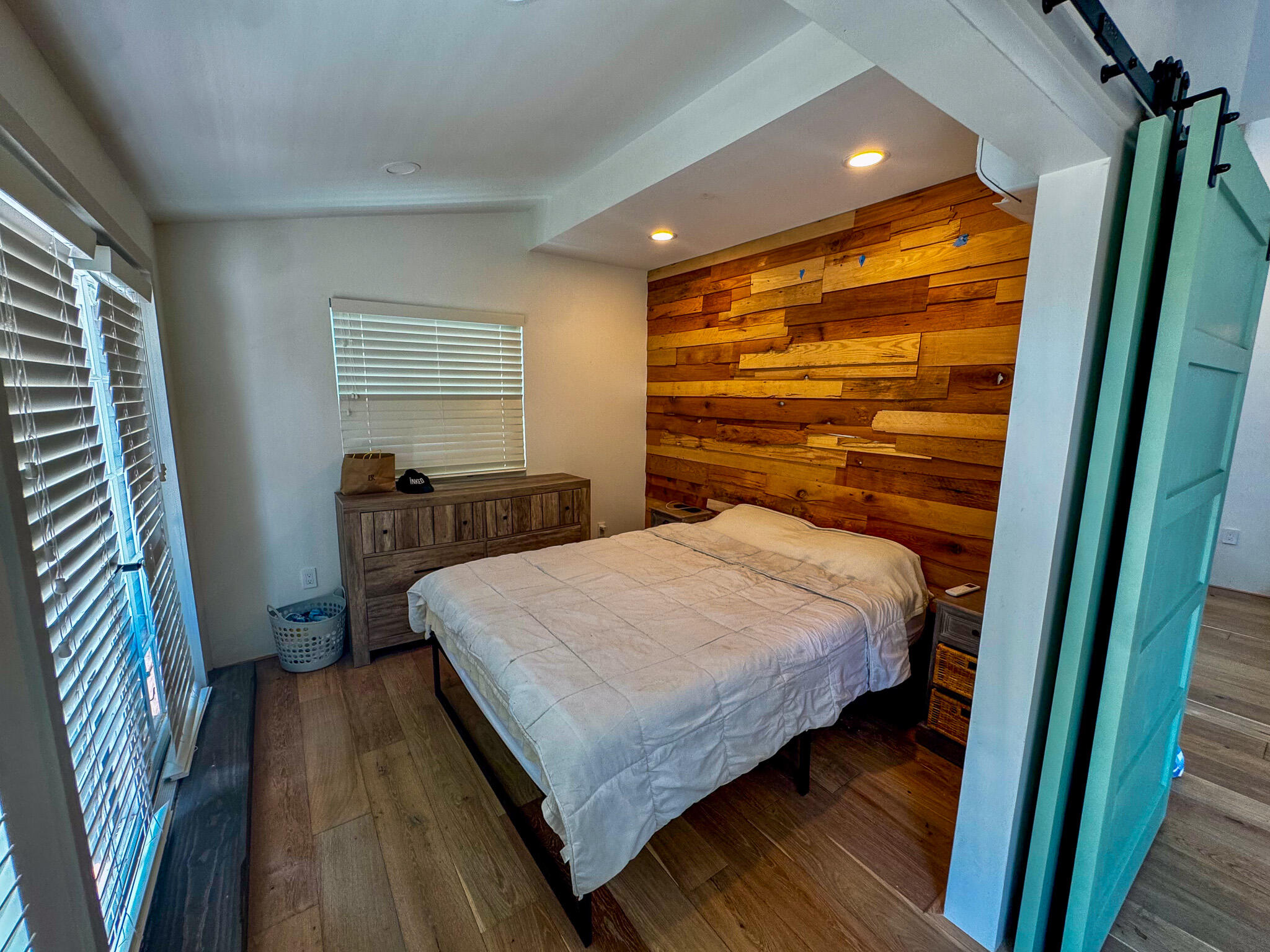 620 White Street Property Photo 6