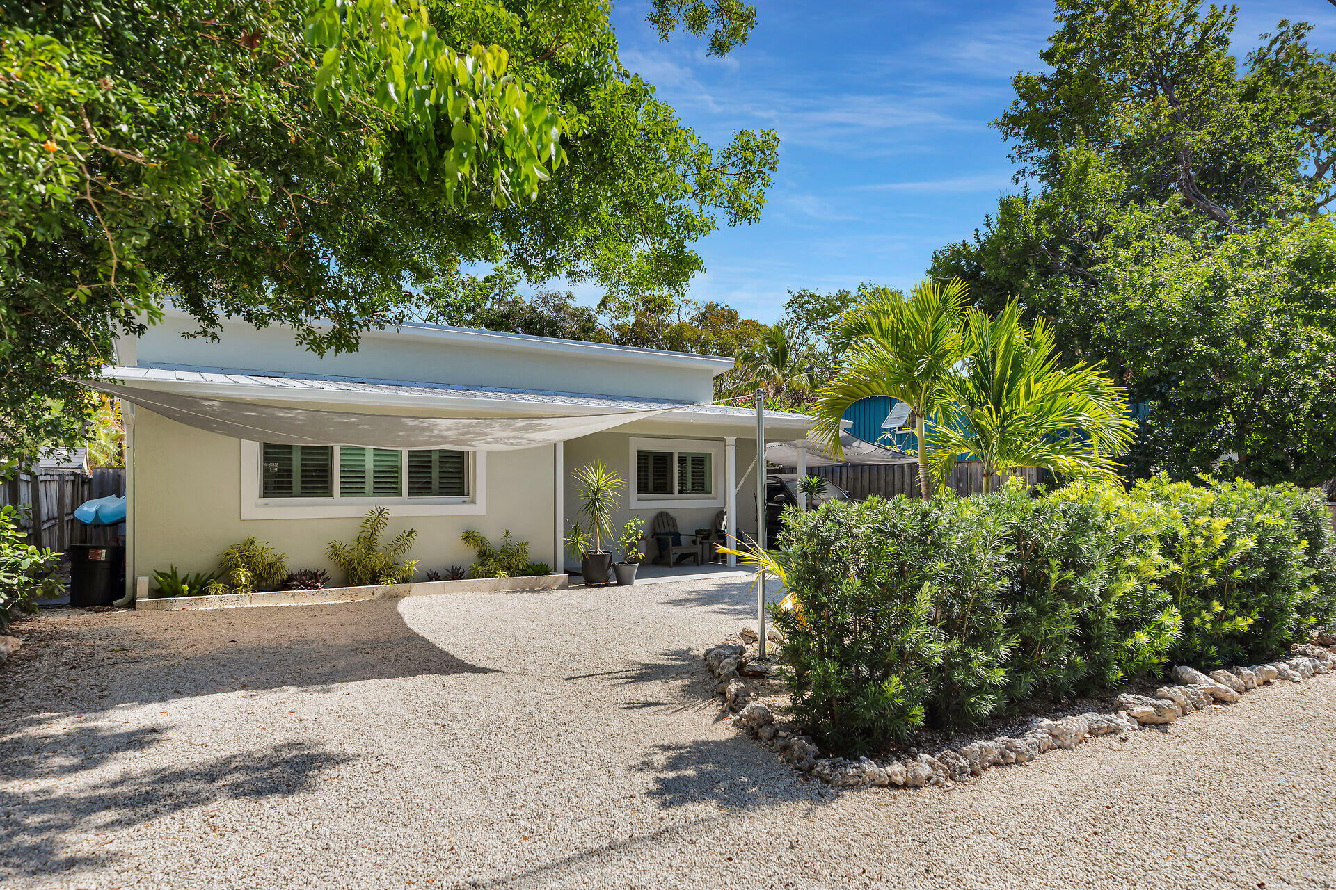 122 S Bay Harbor Drive Property Photo 3