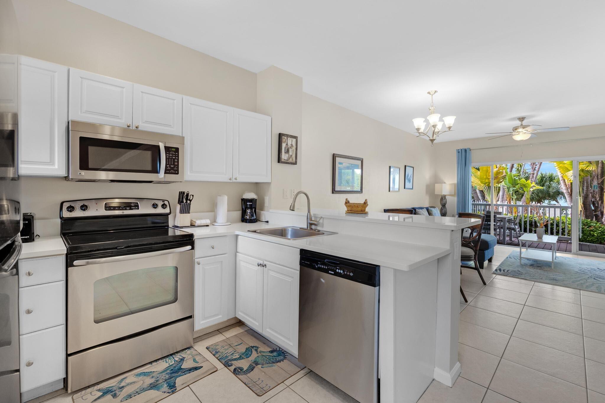 5081 Sunset Village Drive Property Photo 3