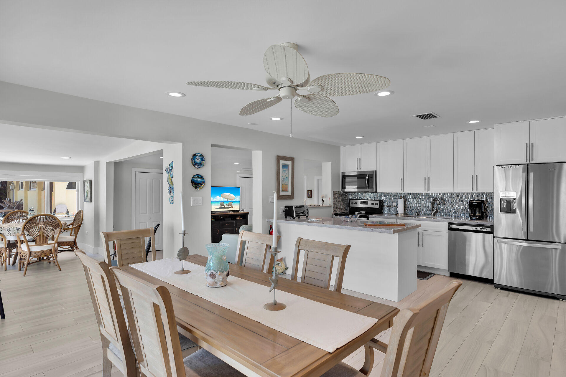 560 10th Street Property Photo 12