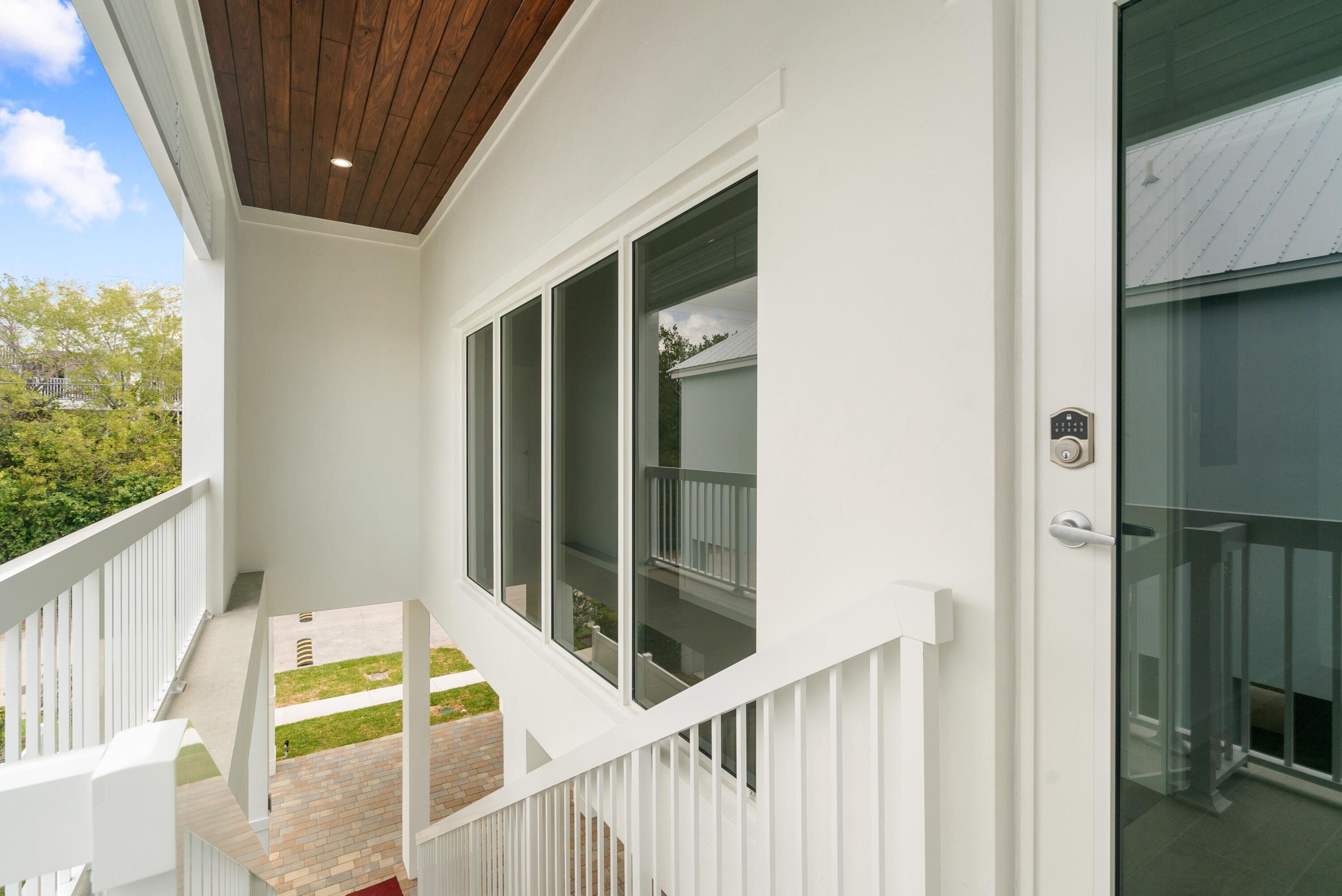 92 Coral Way Property Photo 3