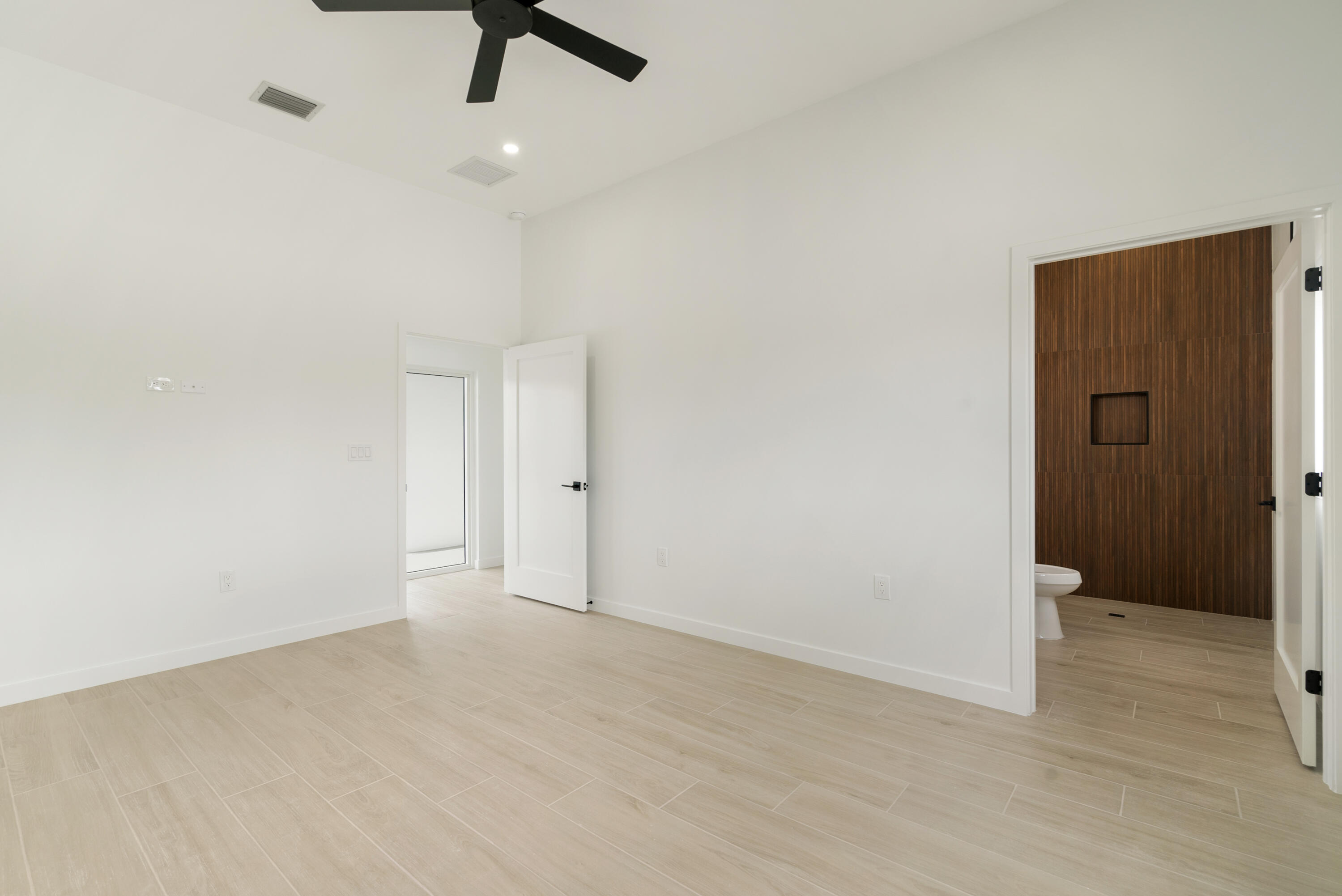 92 Coral Way Property Photo 17