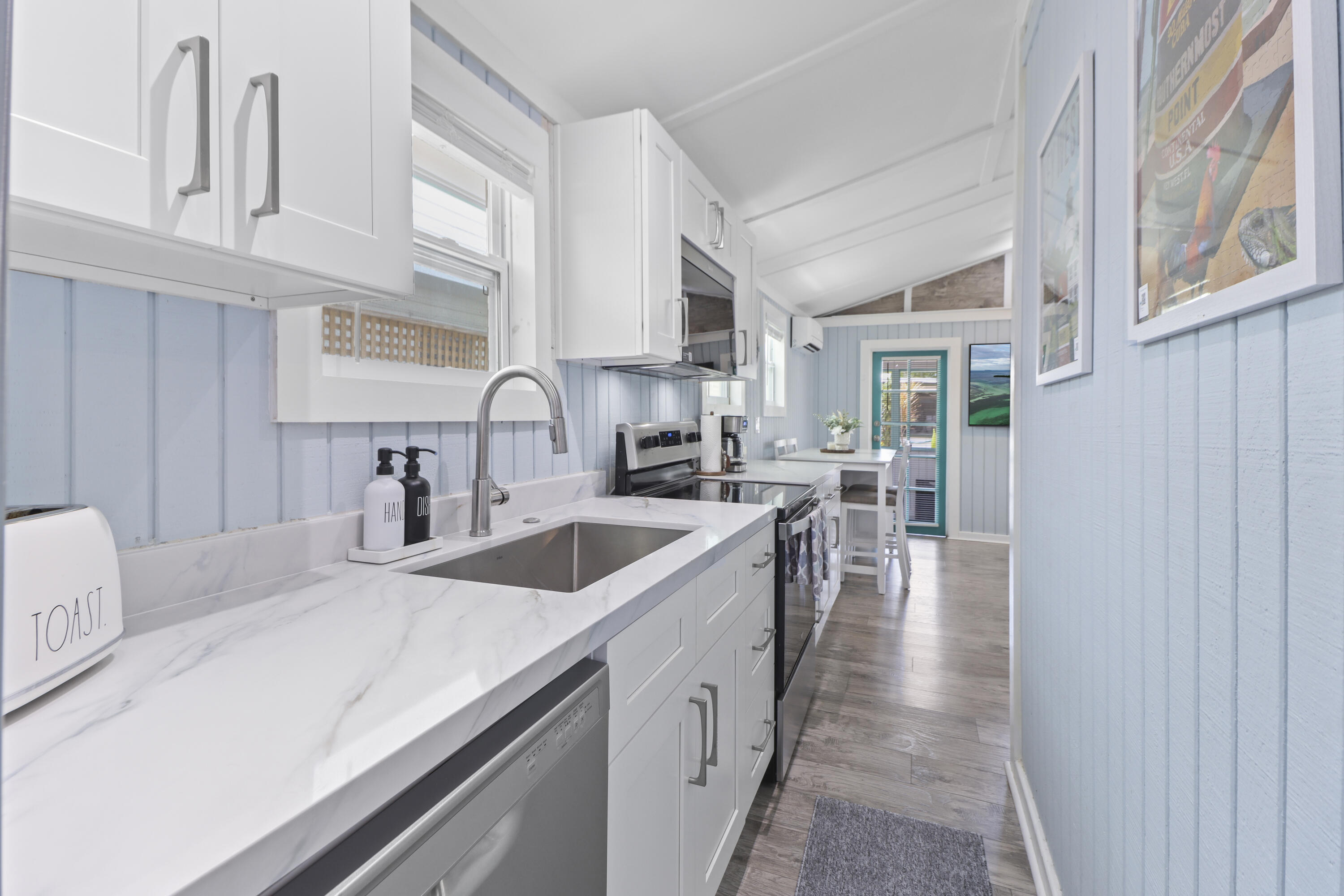 611 Grinnell Street, 6 Property Photo 14