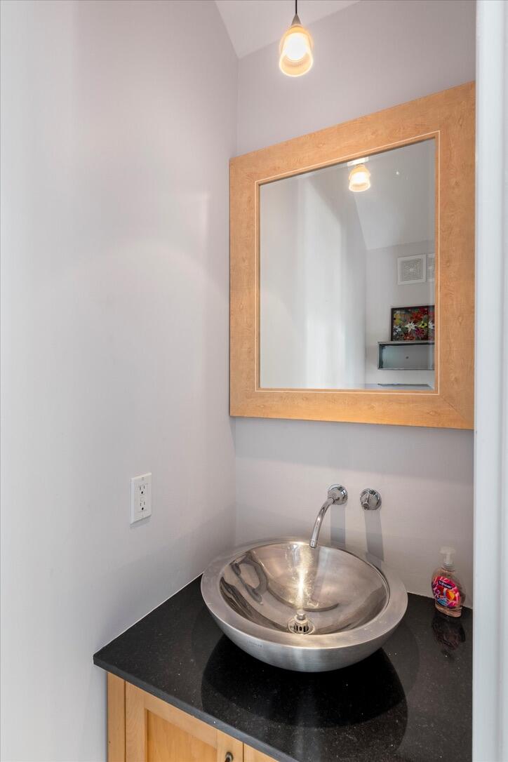 1419 Newton Street Property Photo 22