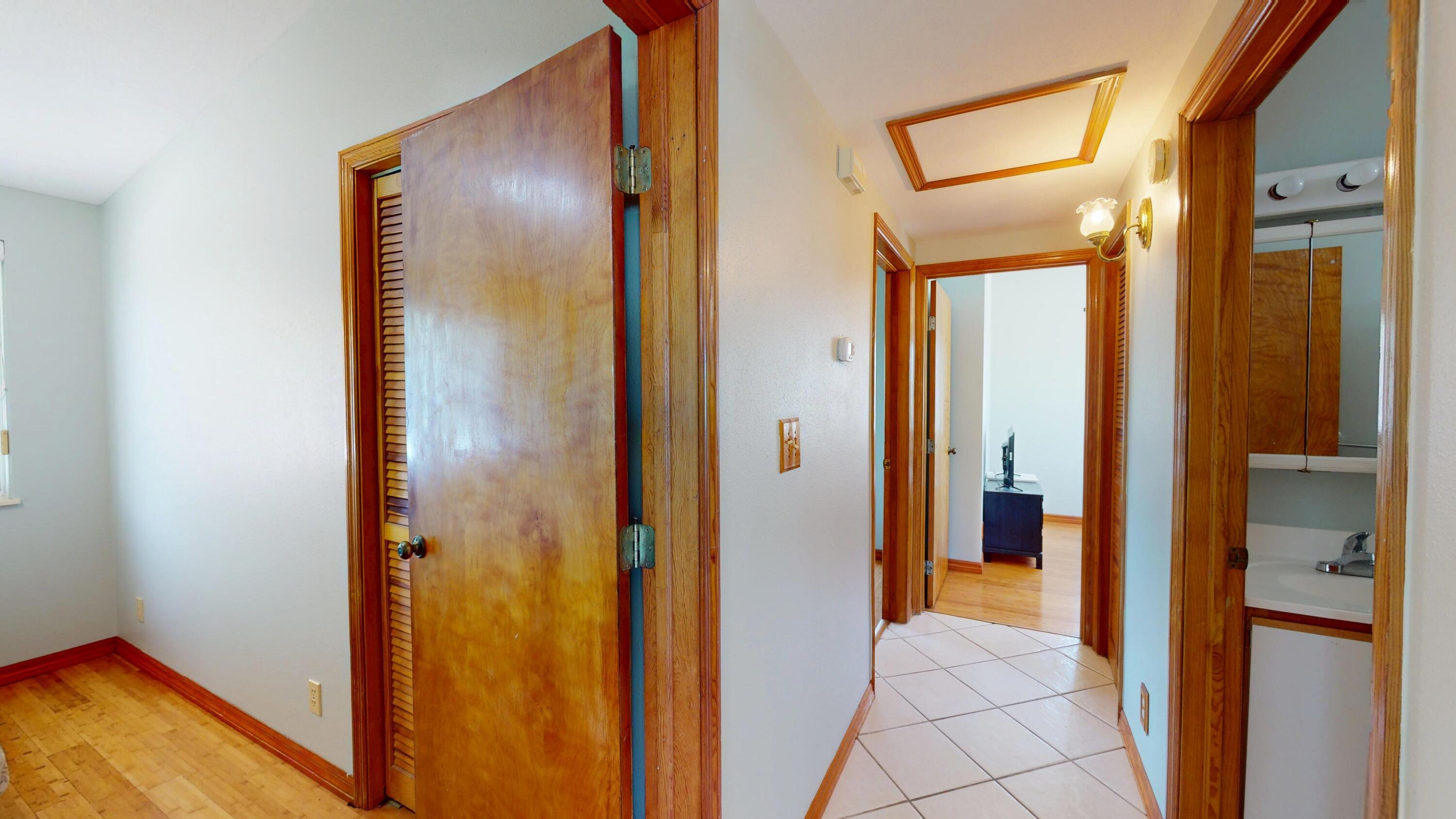 31171 Avenue H Property Photo 8
