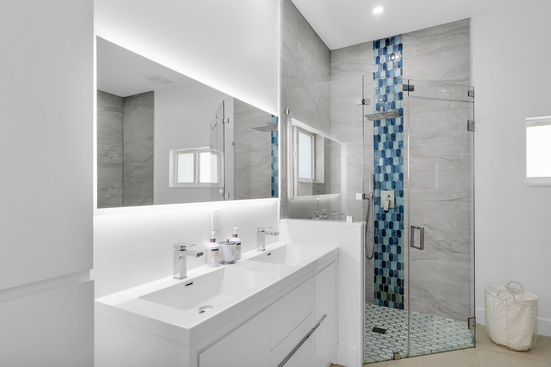 84 Avenue C Property Photo 28