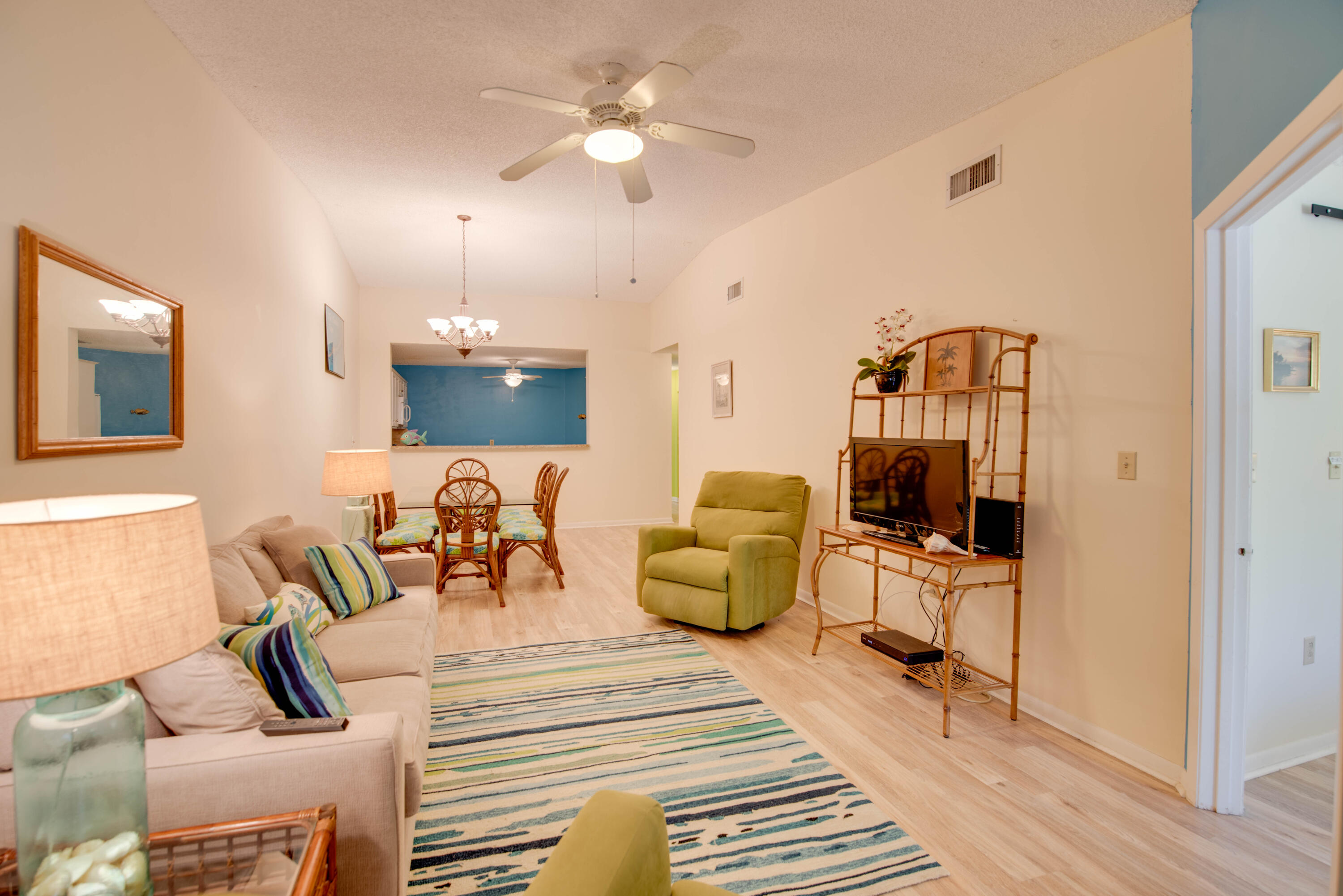 9867 Leeward Avenue Property Photo 11