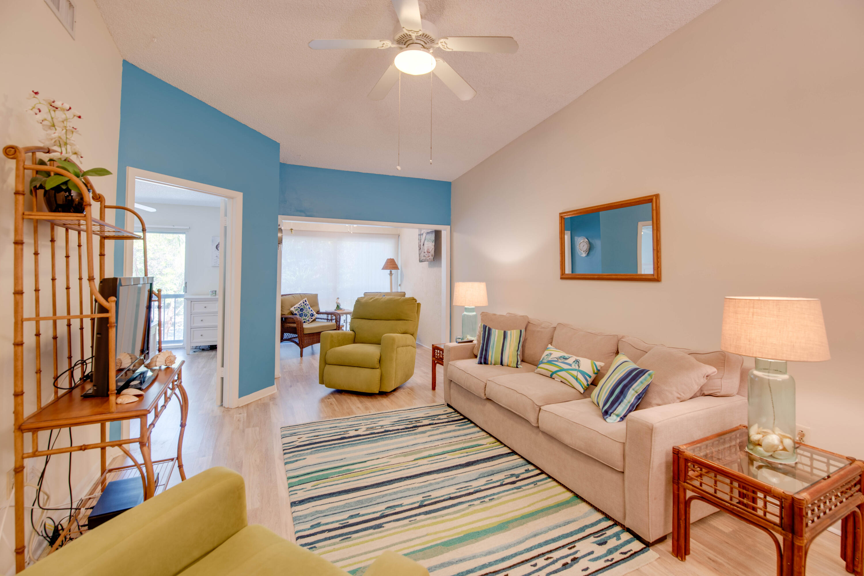 9867 Leeward Avenue Property Photo 13