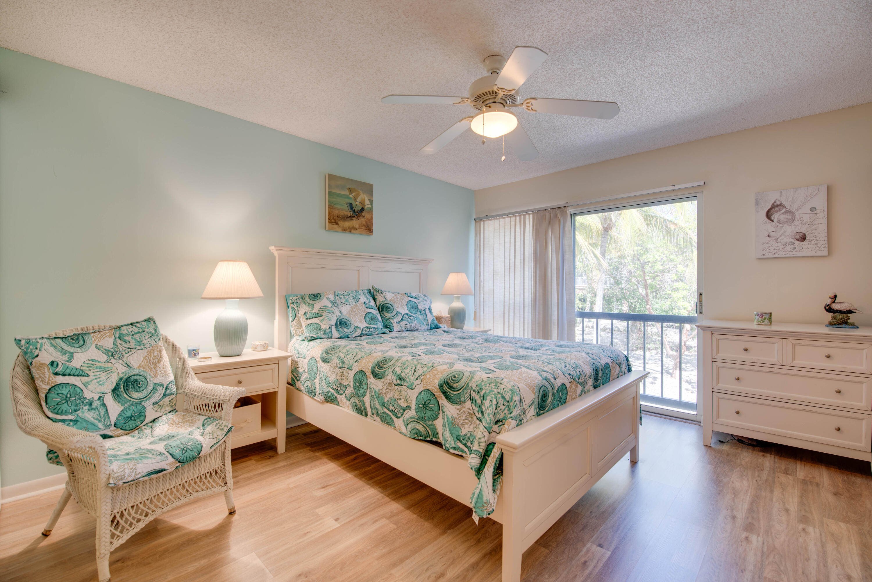 9867 Leeward Avenue Property Photo 14