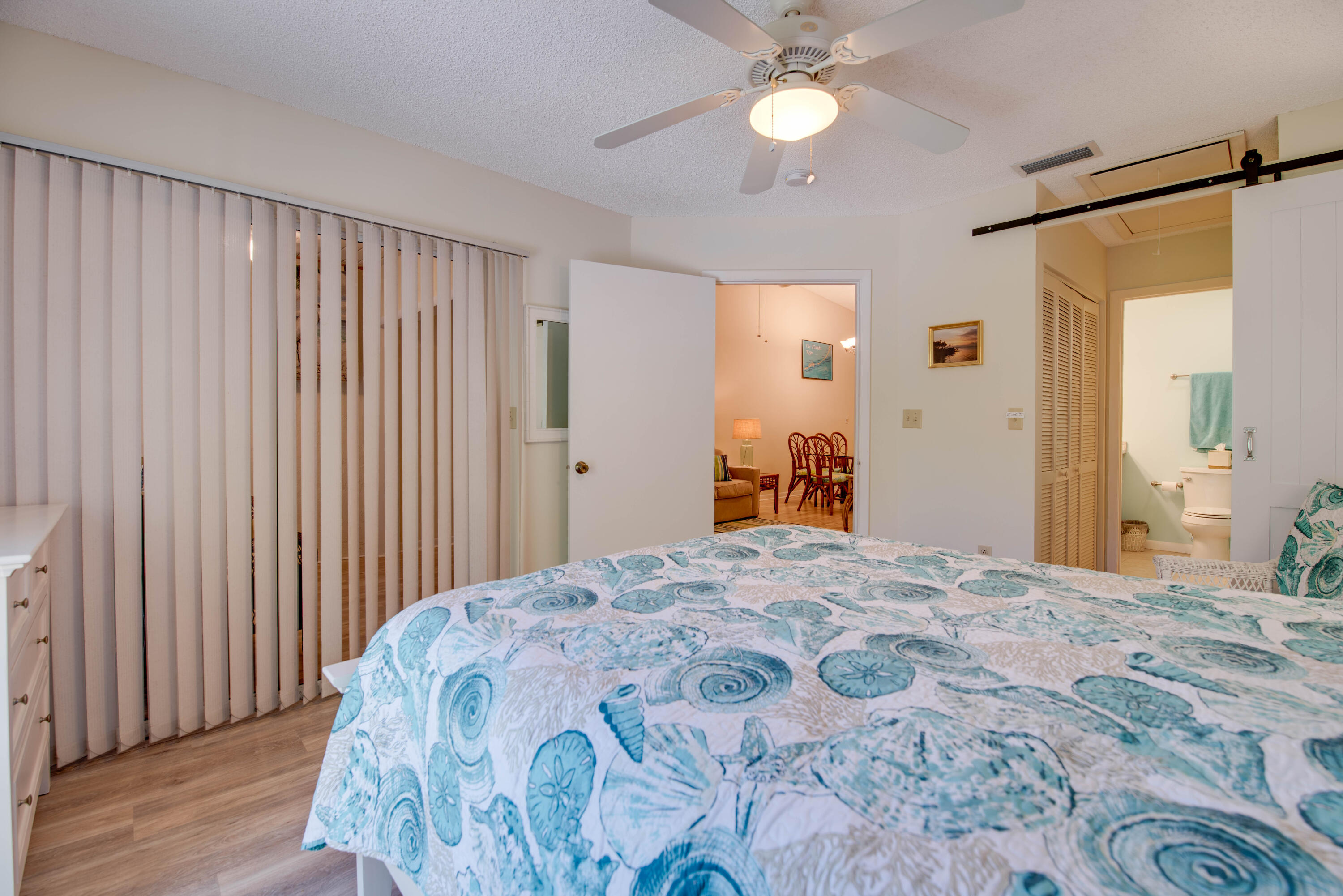 9867 Leeward Avenue Property Photo 15