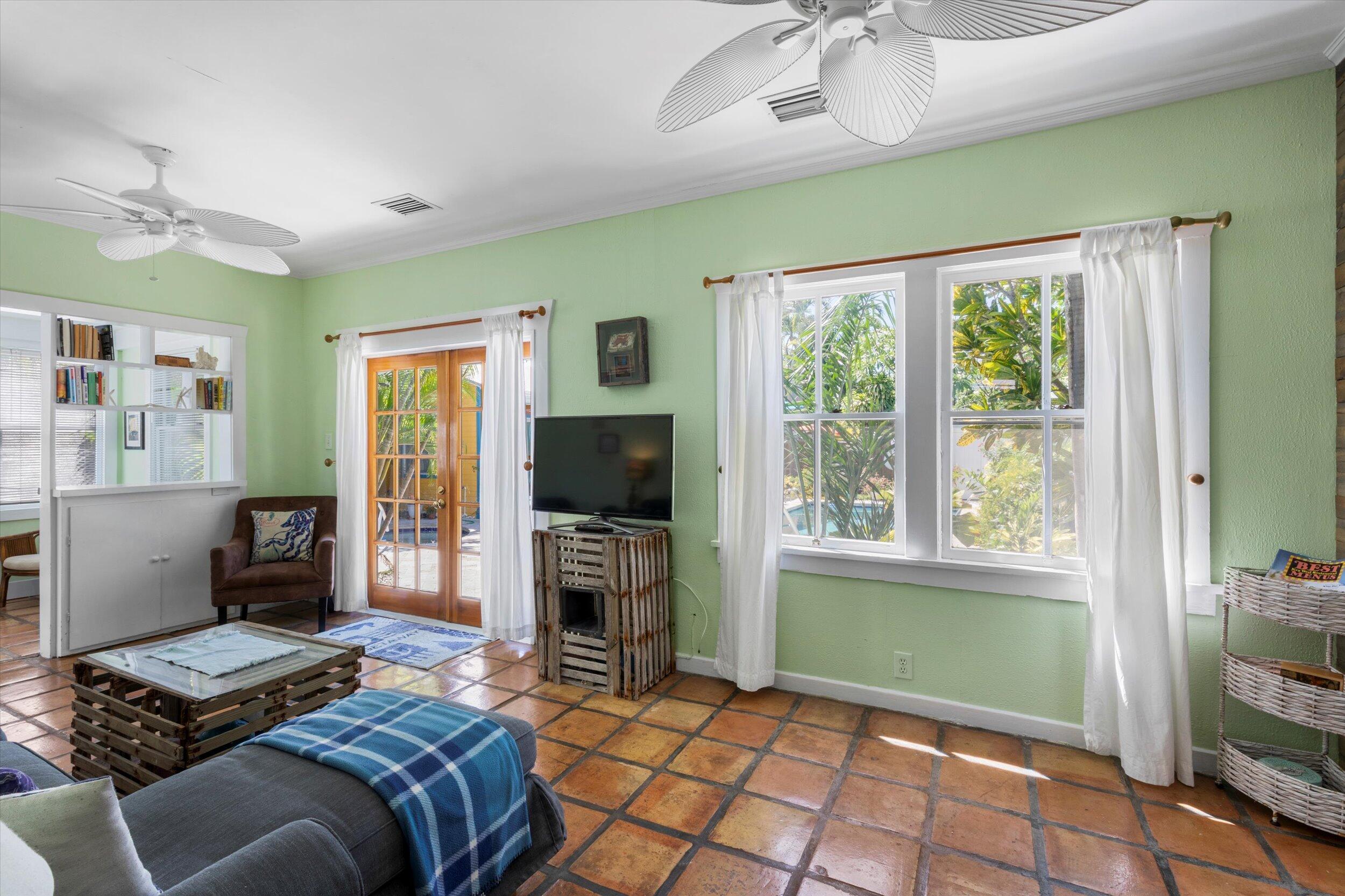 1111 Watson Street, C Property Photo 9
