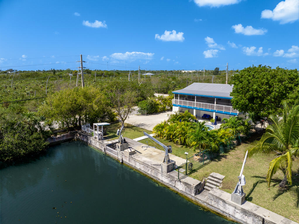 421 Ixora Drive Property Photo 48