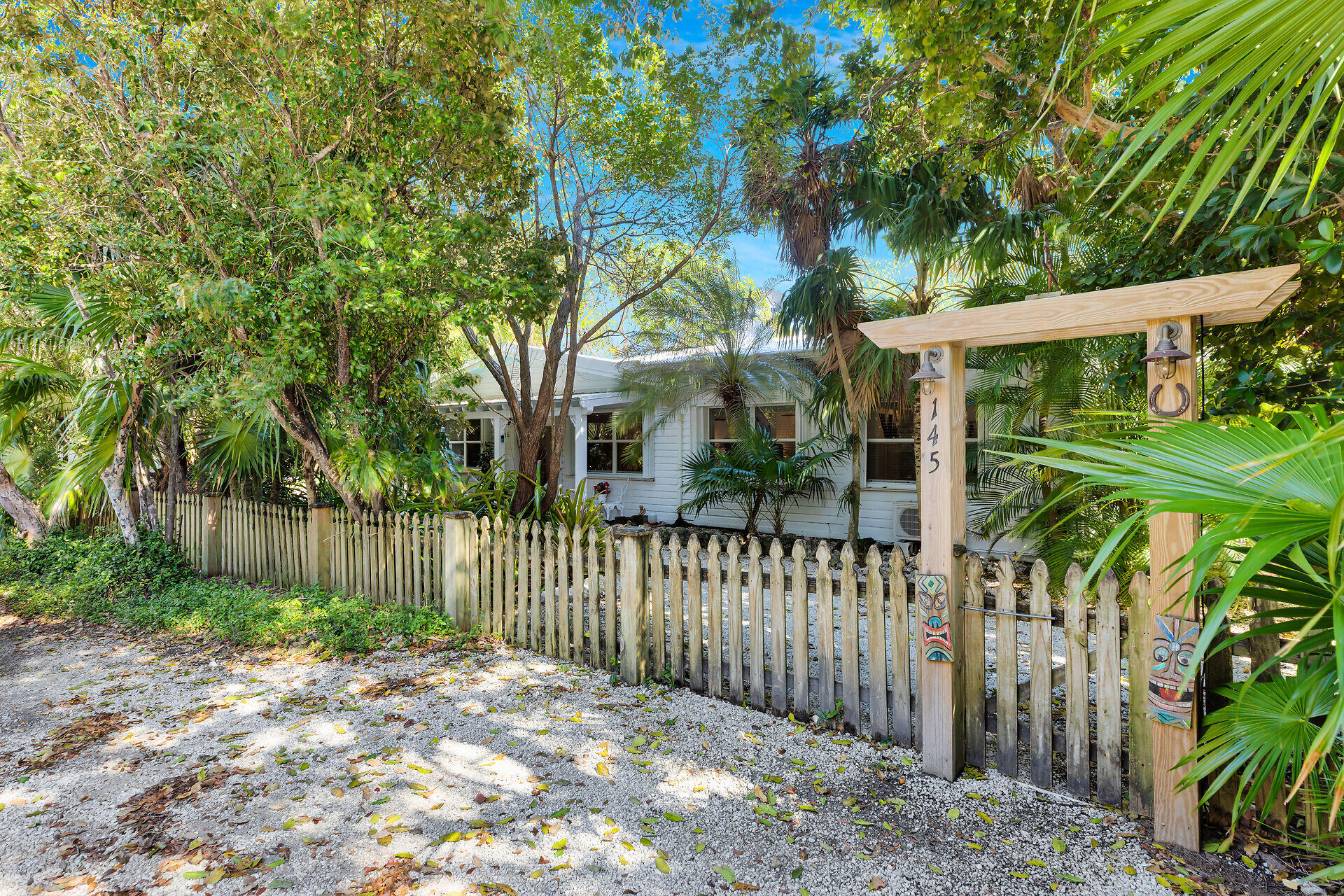 145 Plantation Boulevard Property Photo 2