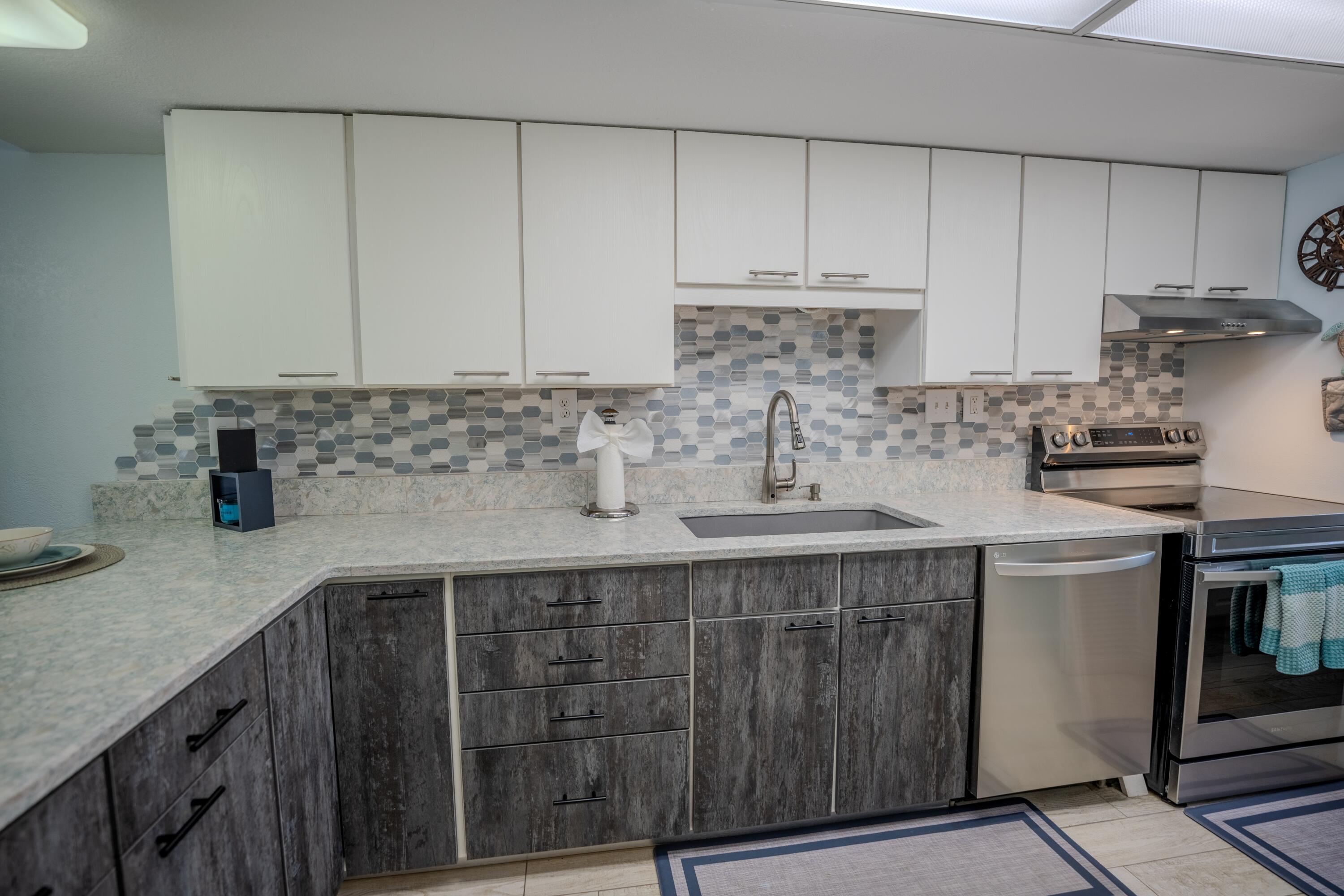 201 E Ocean Drive, 3-311 Property Photo 13