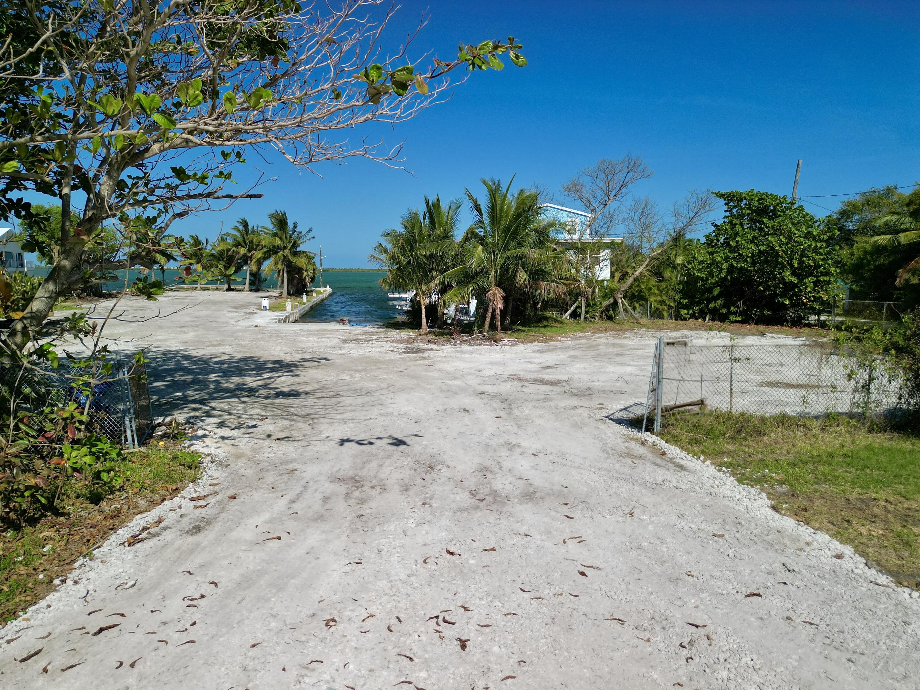 655 E Shore Drive Property Photo 2