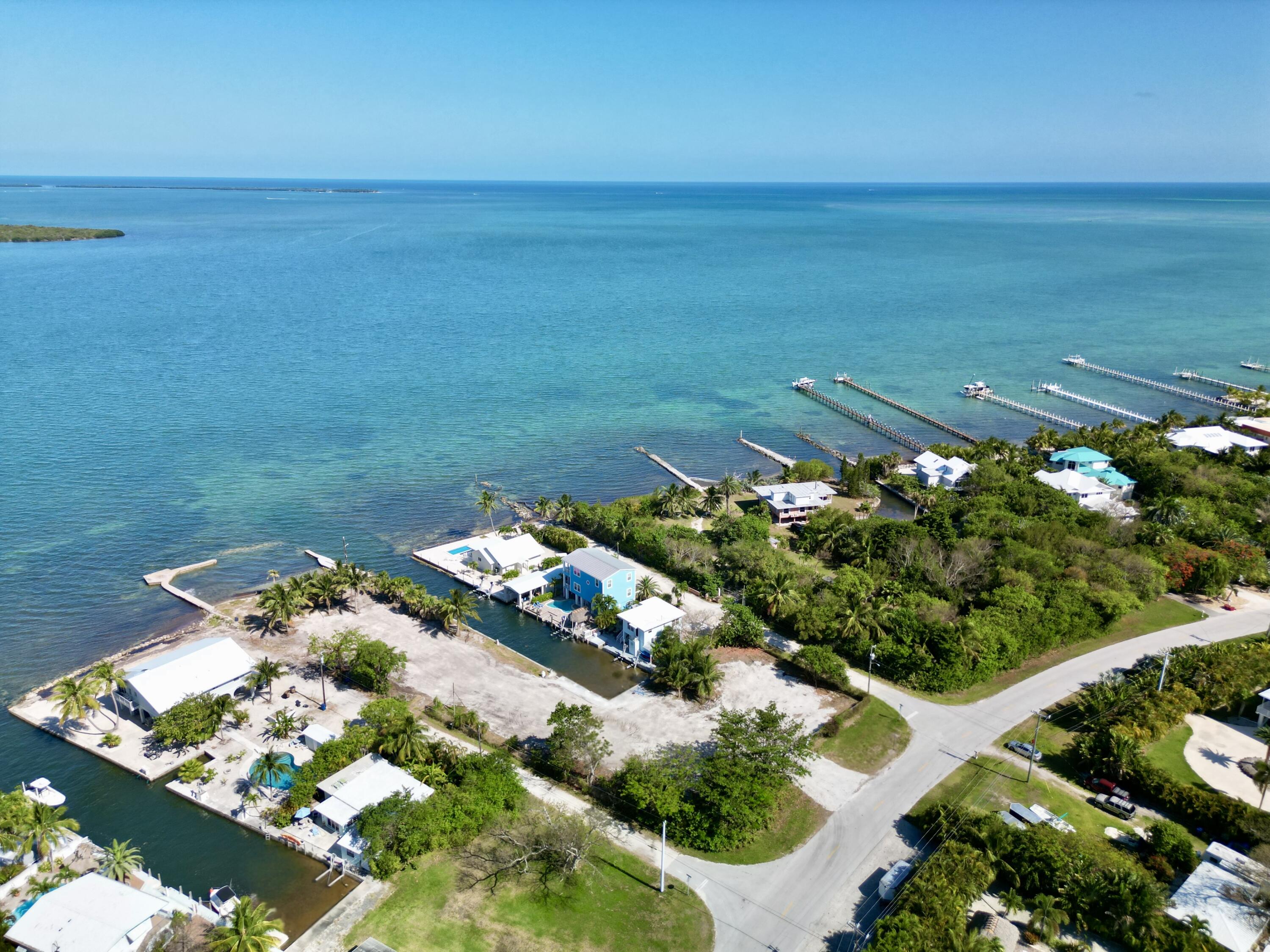 655 E Shore Drive Property Photo 3