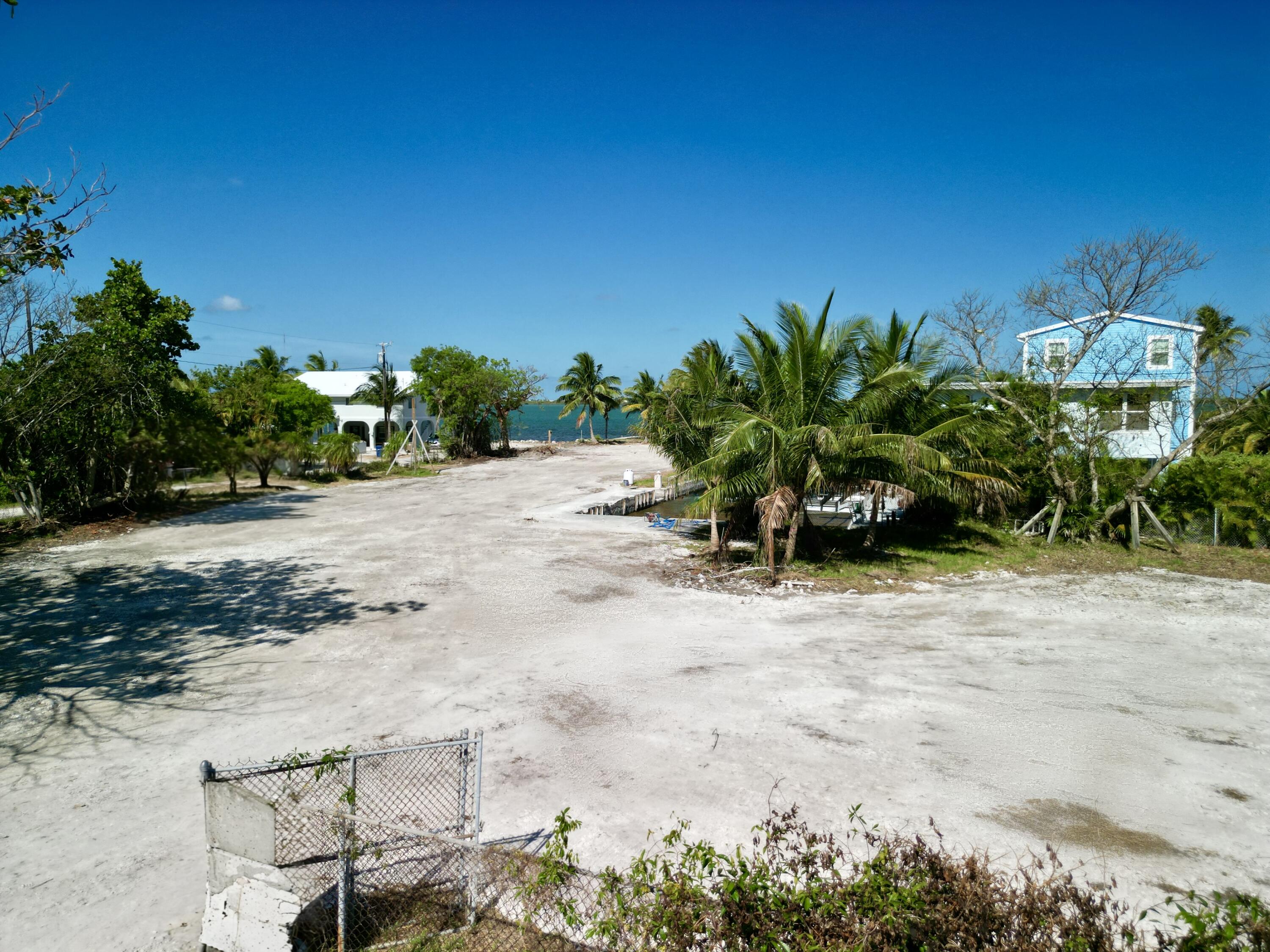 655 E Shore Drive Property Photo 4