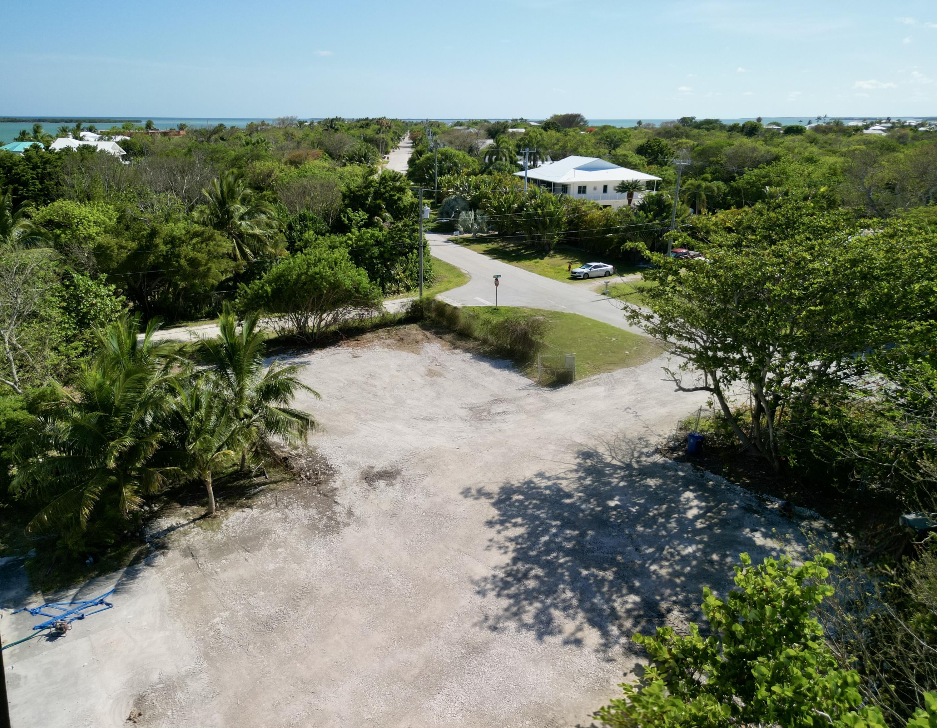 655 E Shore Drive Property Photo 5