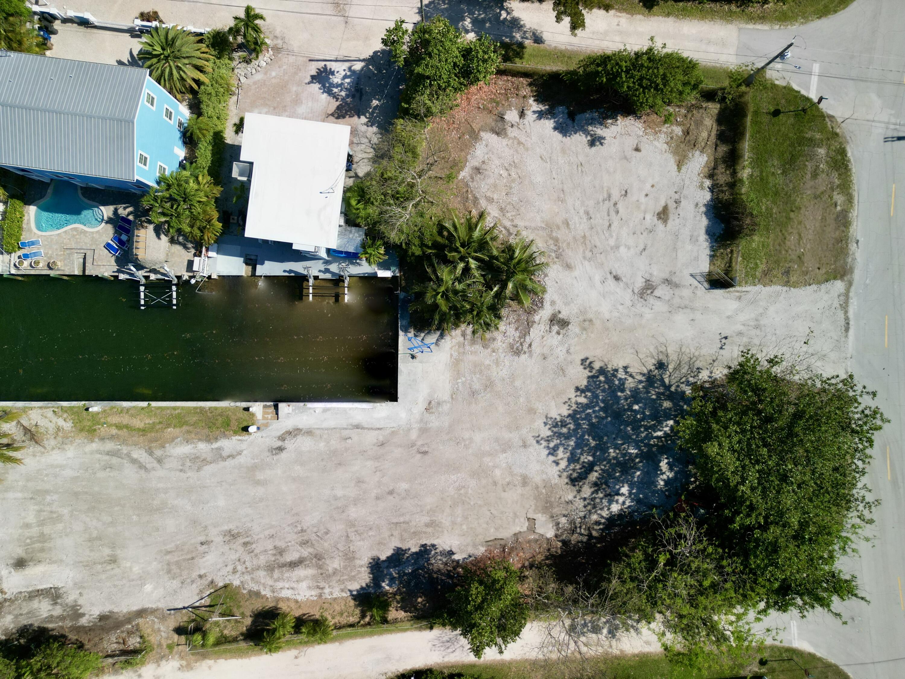 655 E Shore Drive Property Photo 8