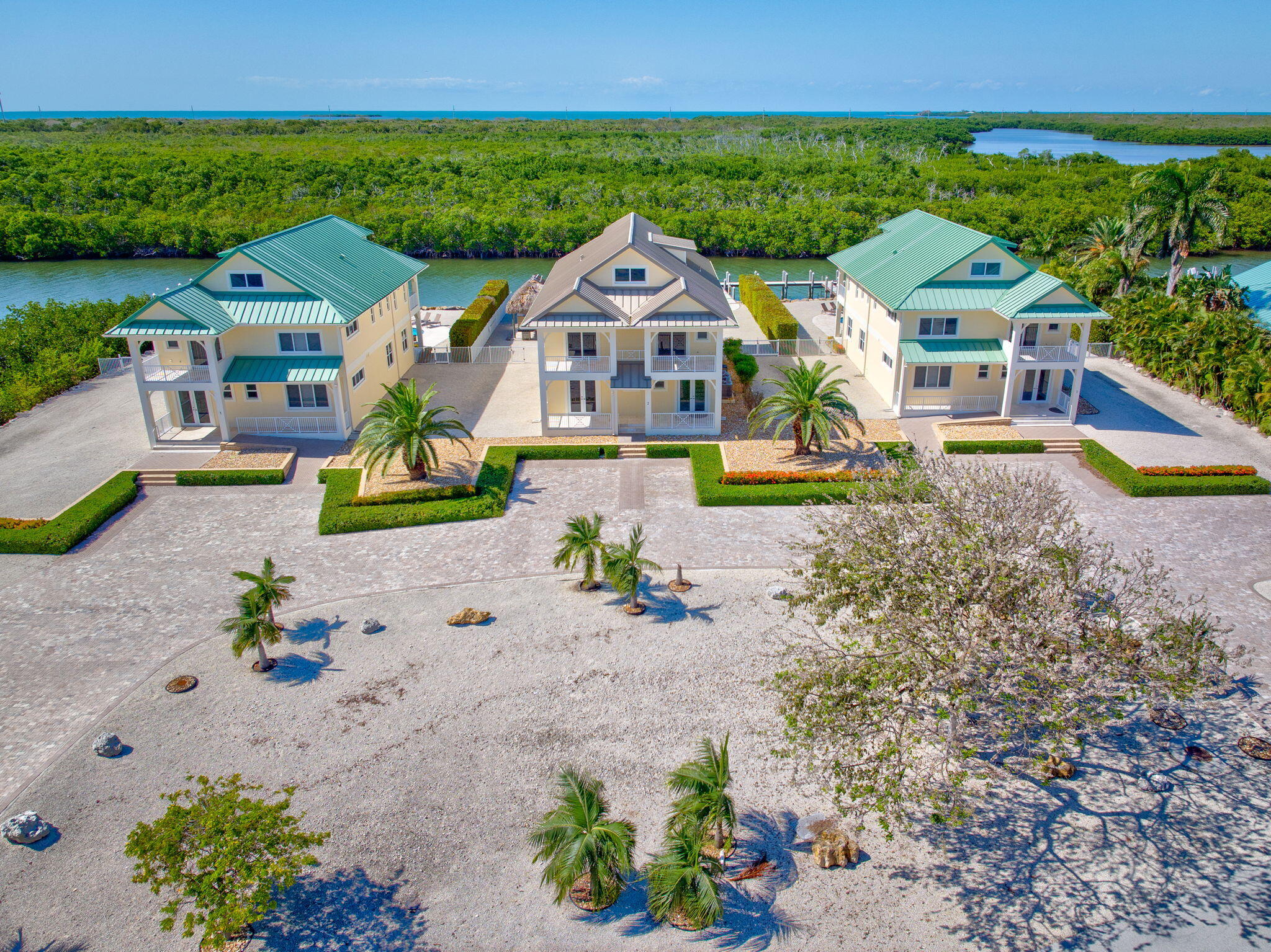 2394 Coco Plum Drive Property Photo 3