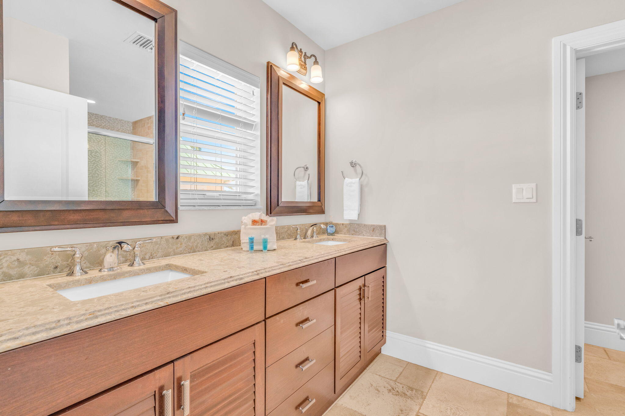 2394 Coco Plum Drive Property Photo 27