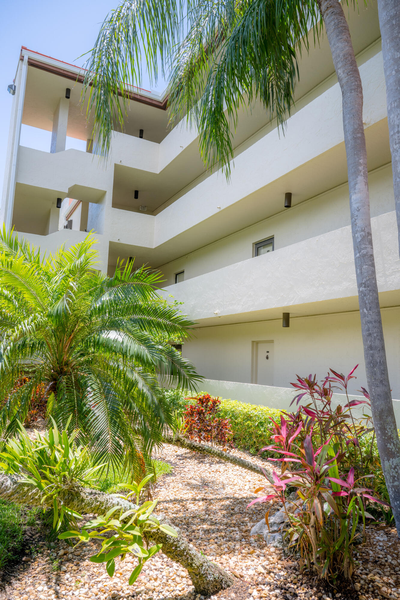 104500 Overseas Highway, C301 Property Photo 6
