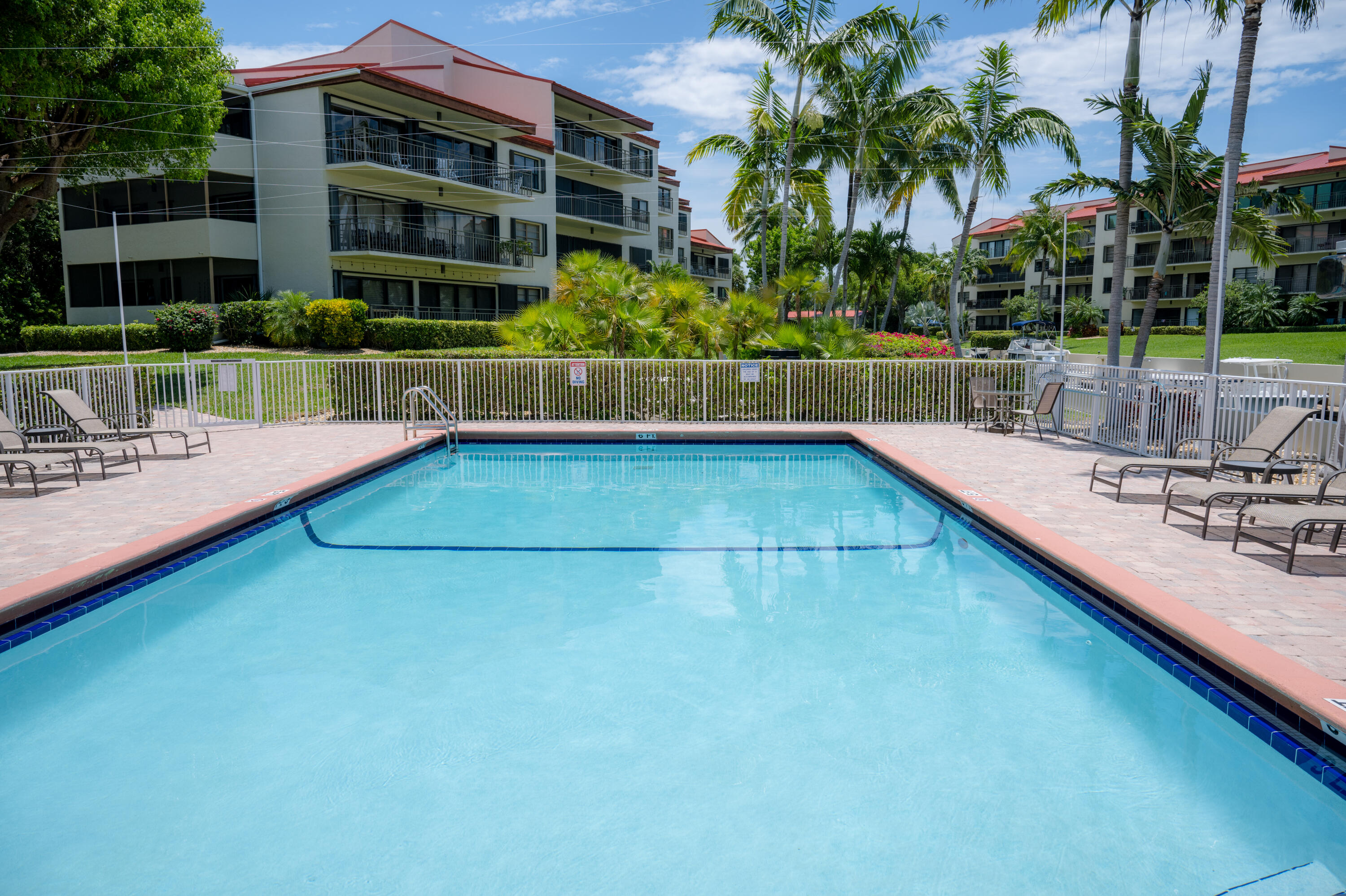 104500 Overseas Highway, C301 Property Photo 74