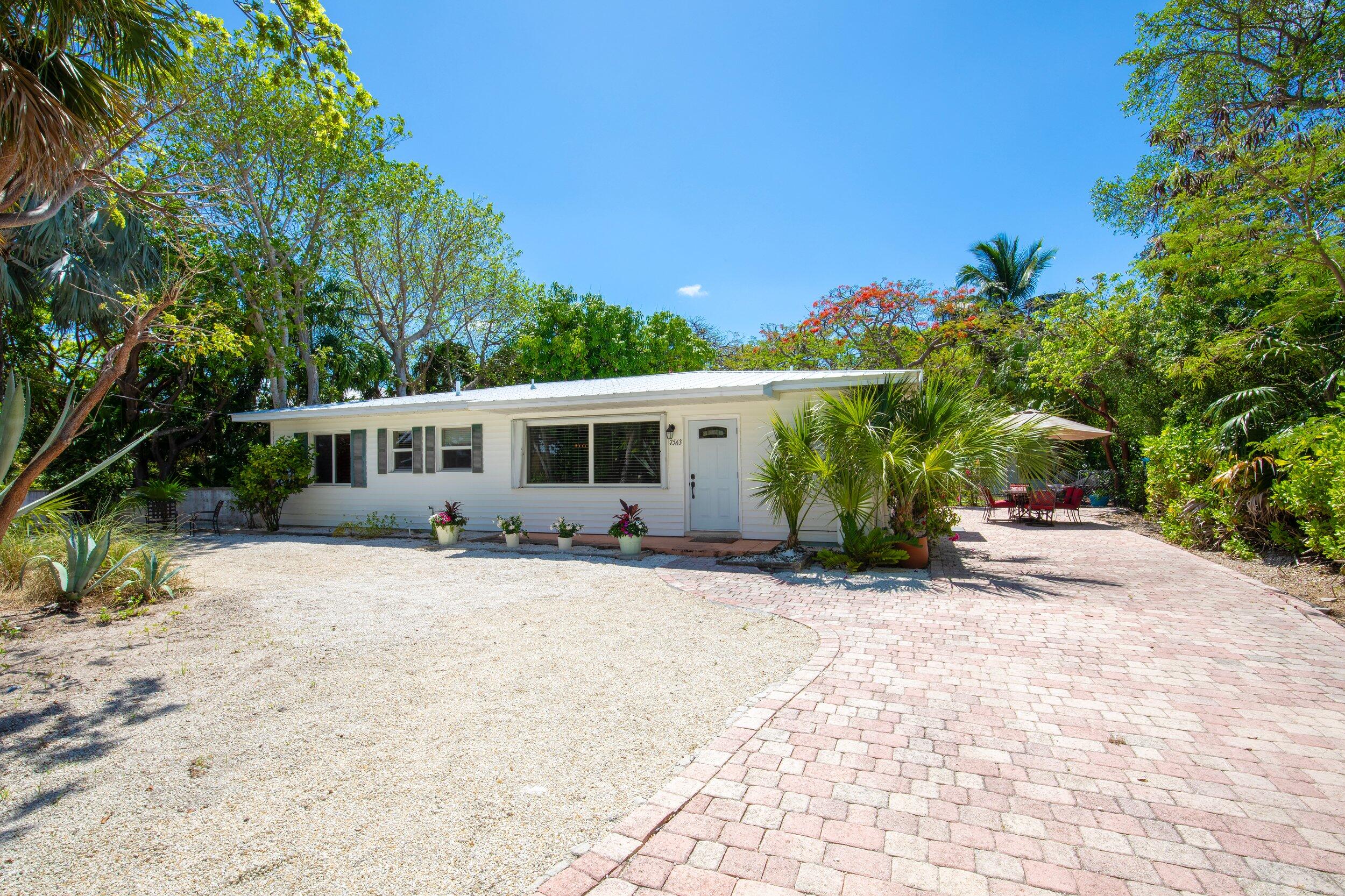 7563 Gulfstream Boulevard Property Photo 1