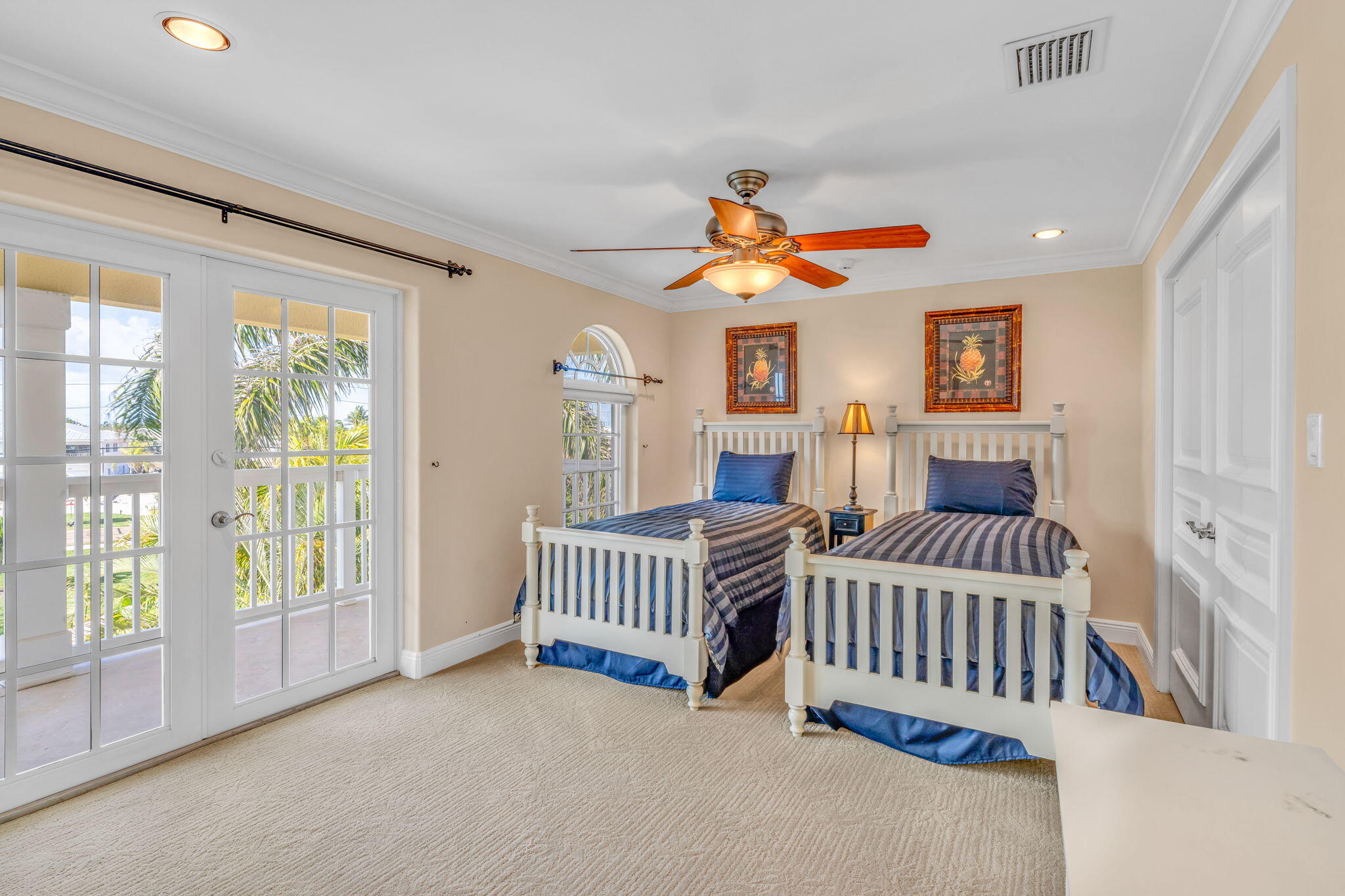 160 1st Street Property Photo 45