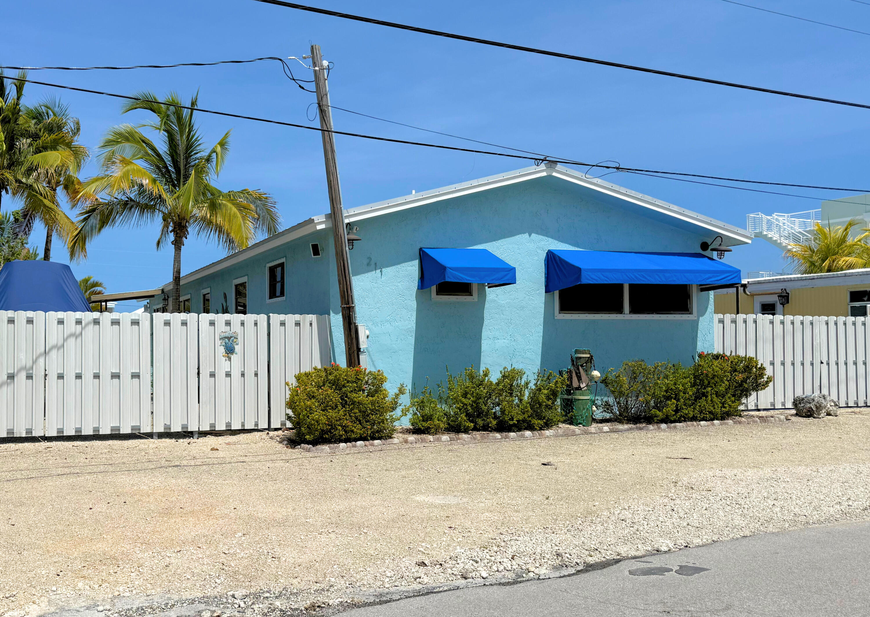 211 Banyan Lane Property Photo 1