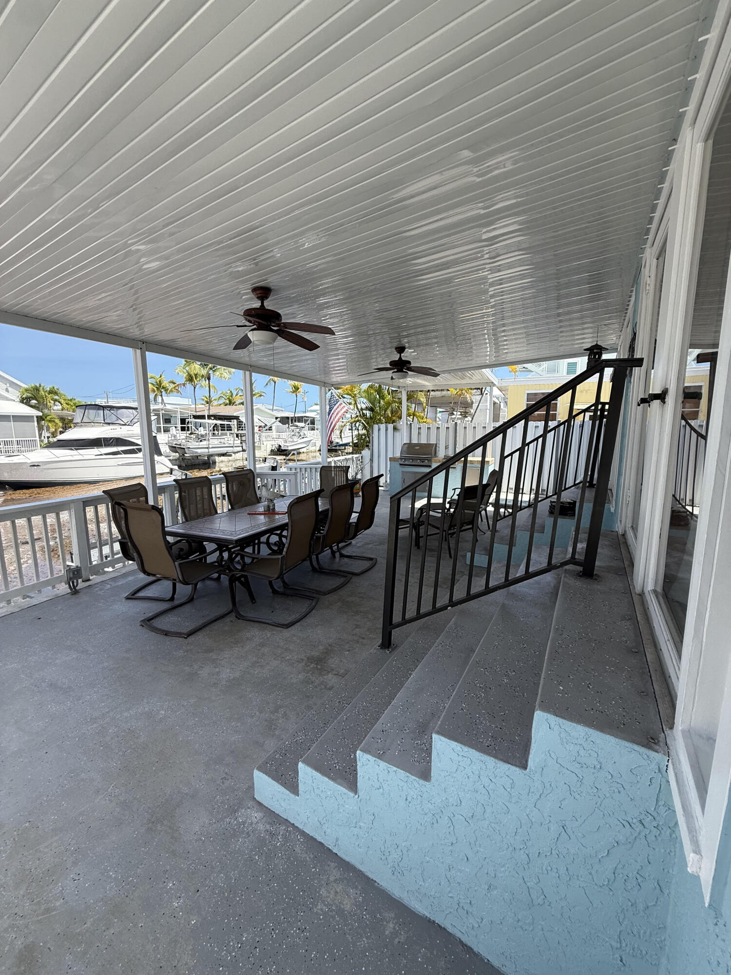 211 Banyan Lane Property Photo 3