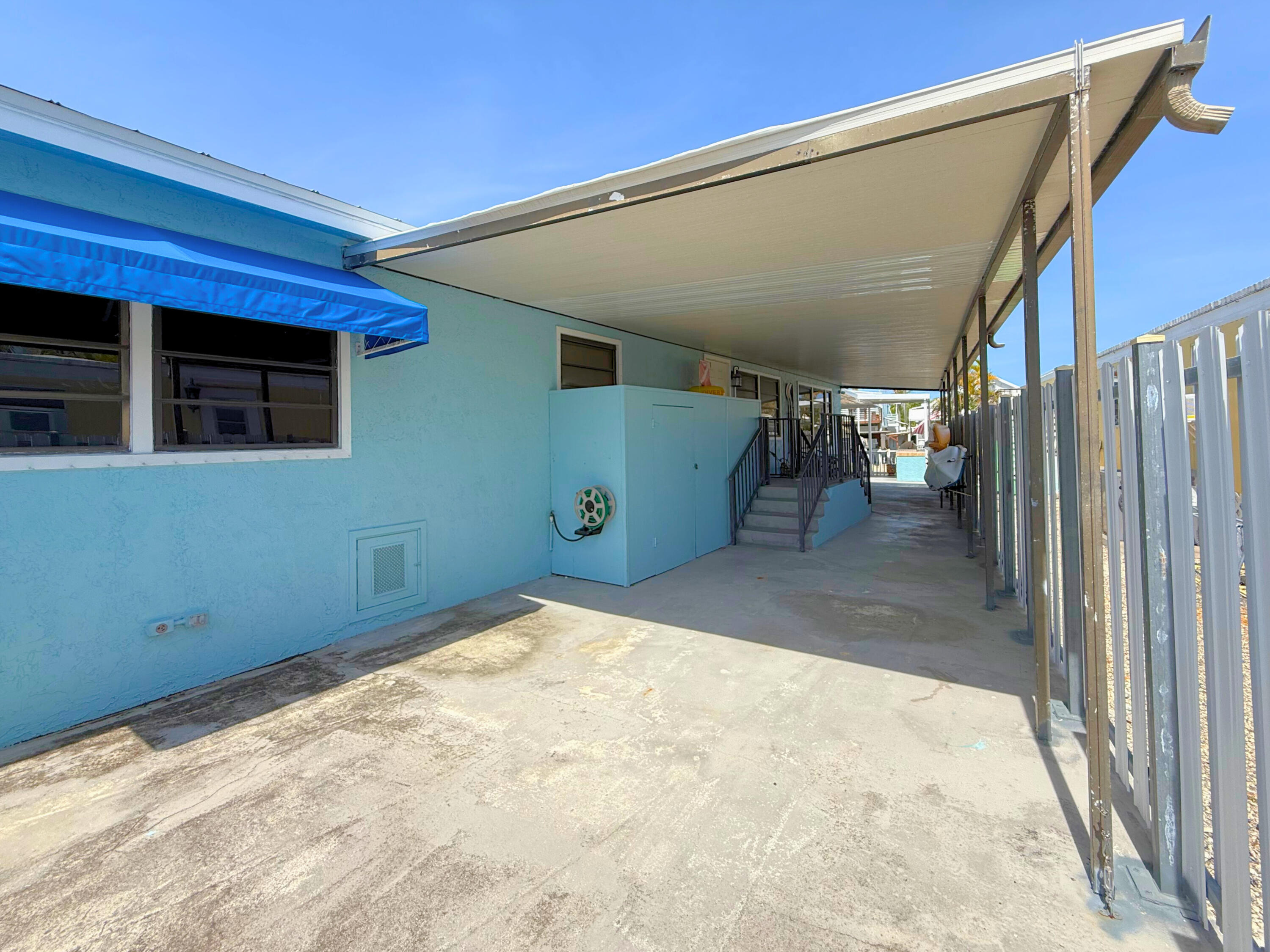 211 Banyan Lane Property Photo 7