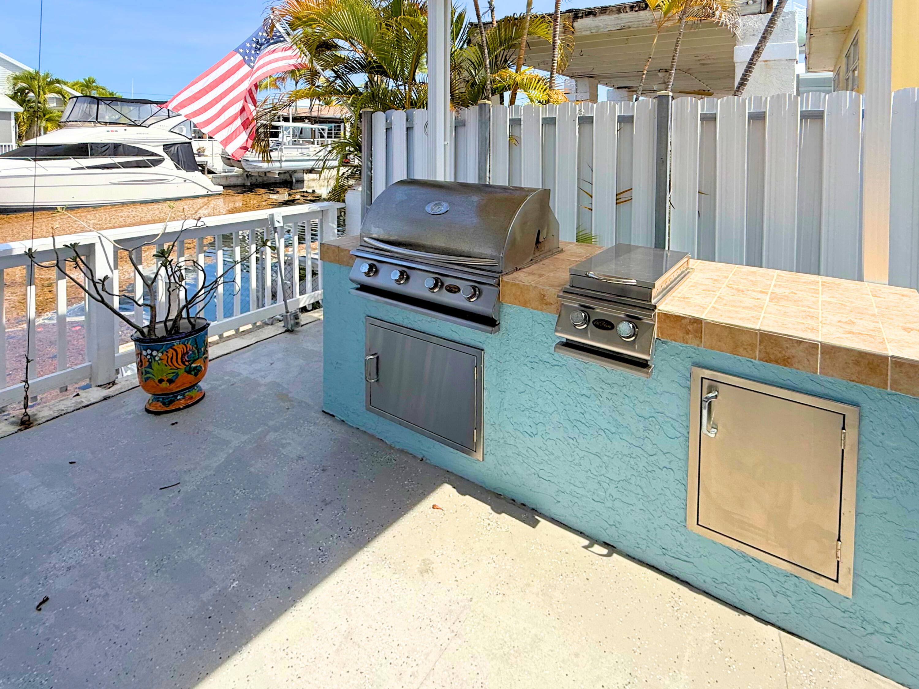 211 Banyan Lane Property Photo 10