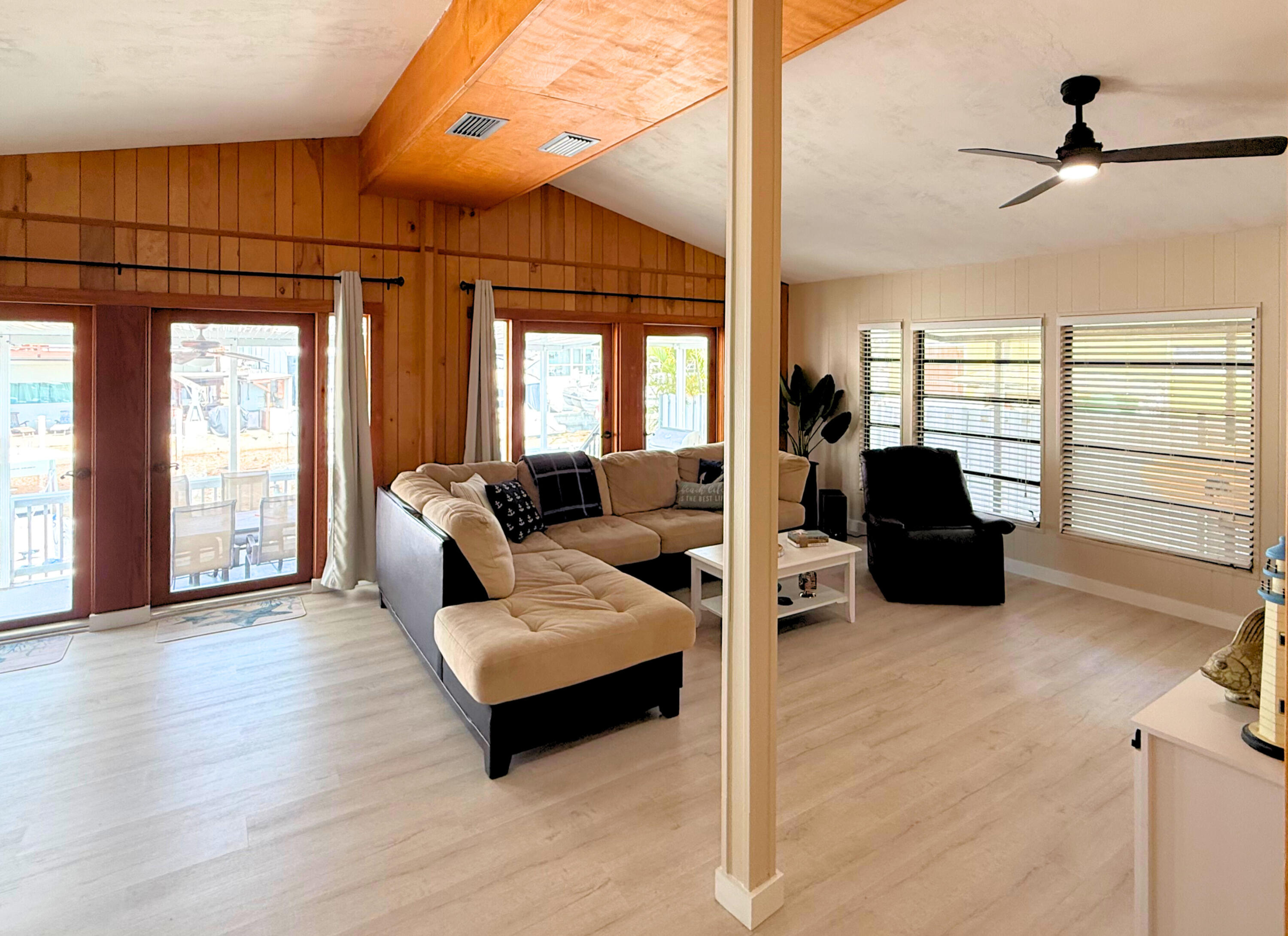 211 Banyan Lane Property Photo 12
