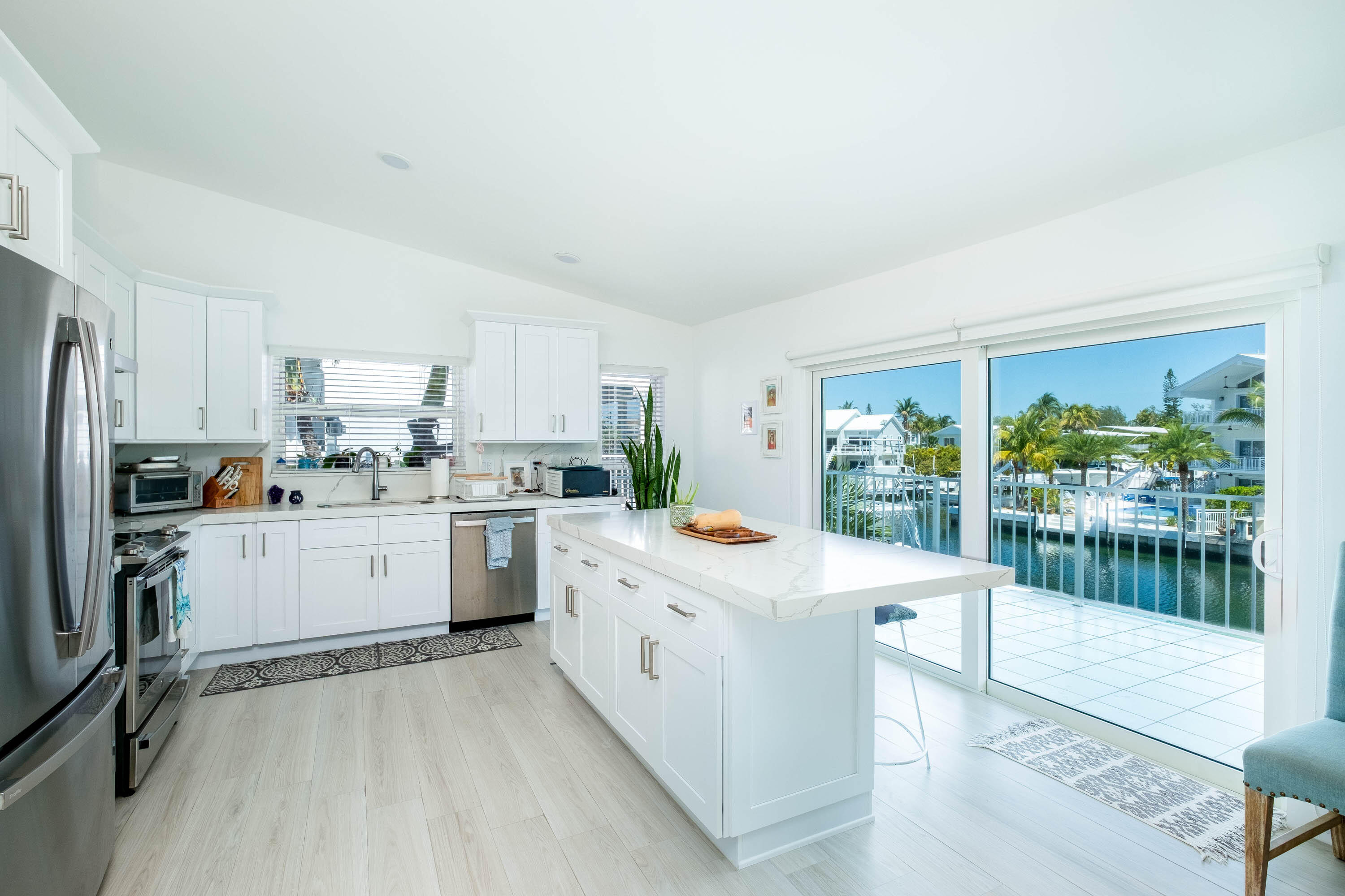 64 W Plaza Del Sol Property Photo 1