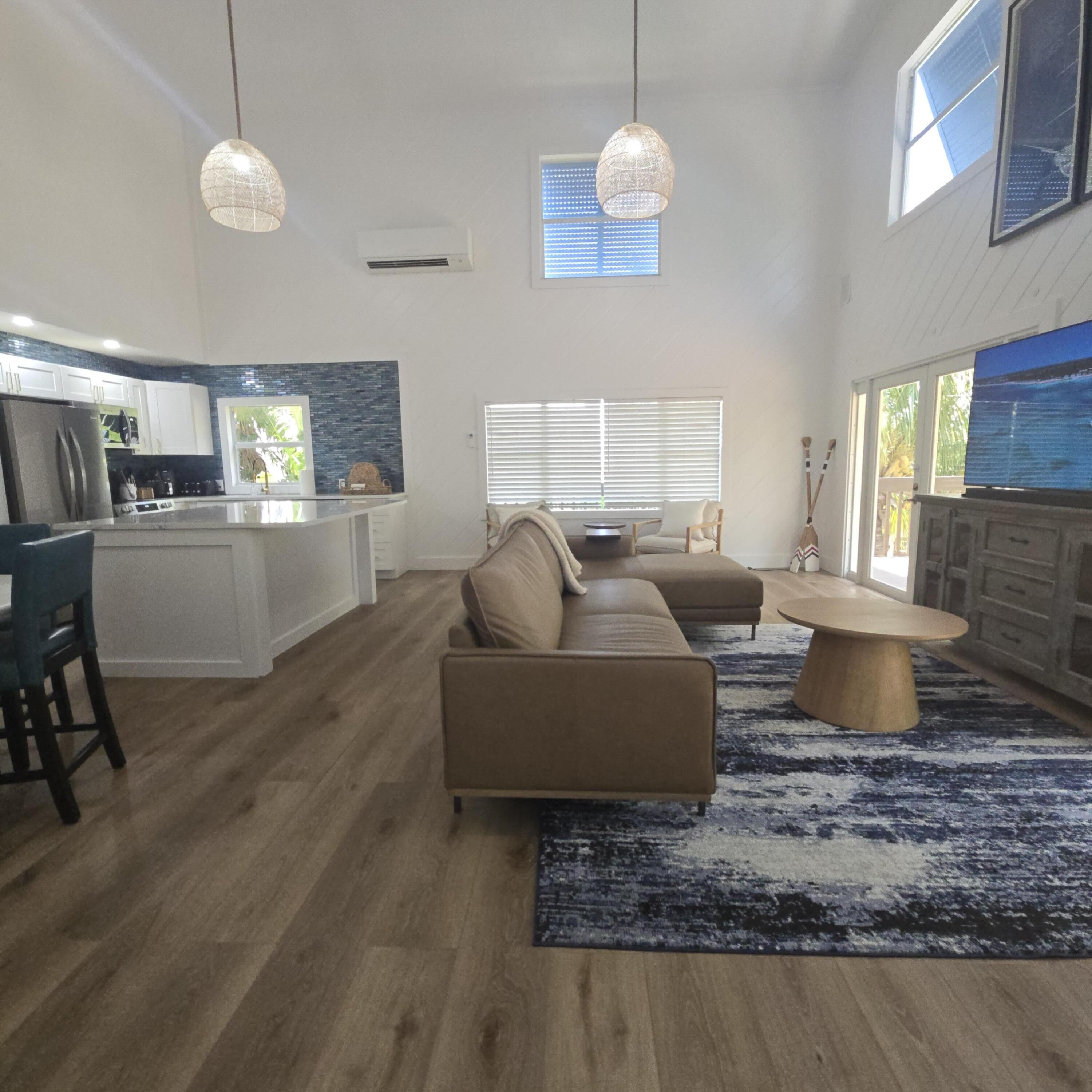 460 Barry Avenue Property Photo 17