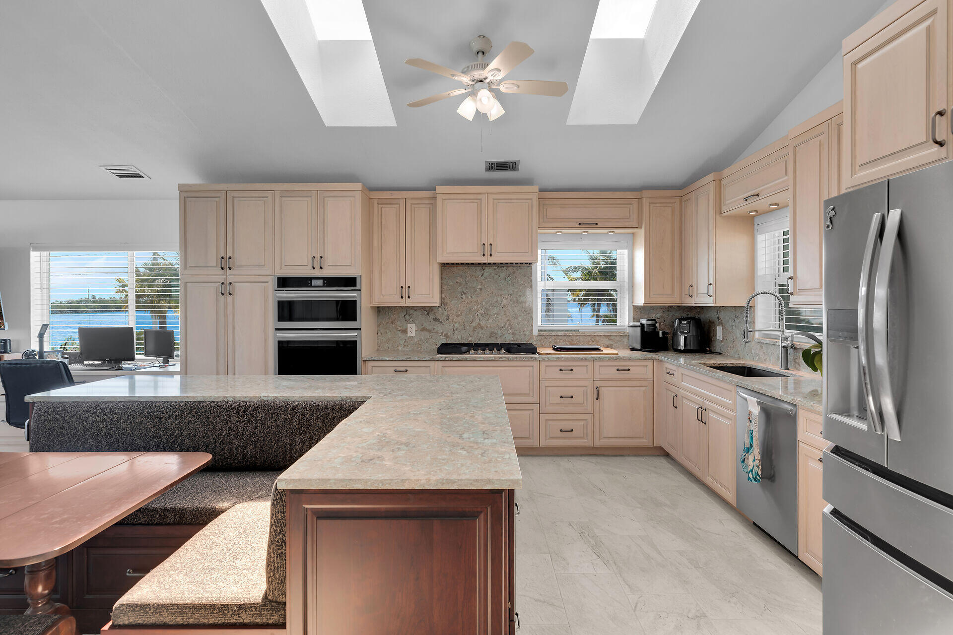 29457 Constitution Avenue Property Photo 15