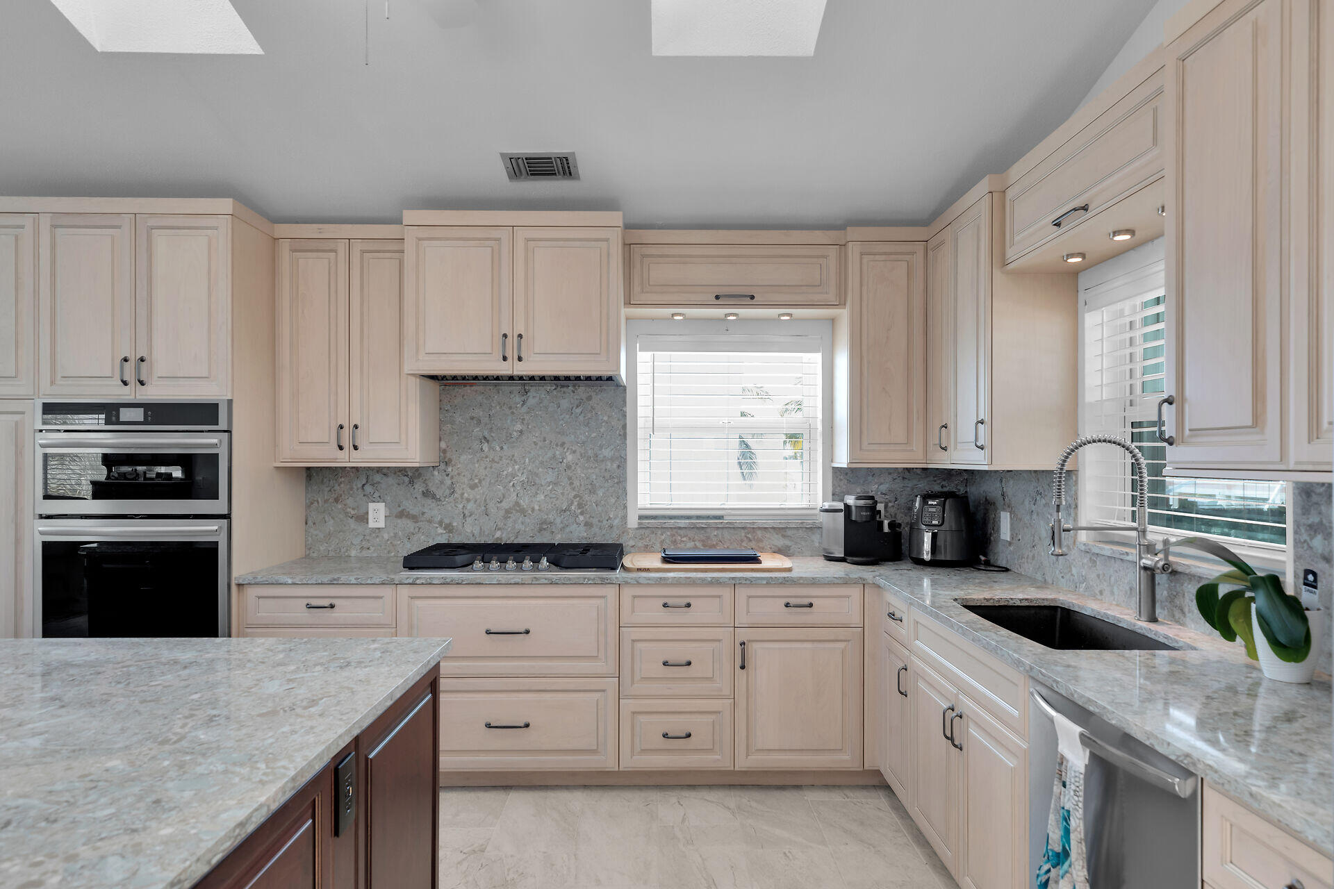 29457 Constitution Avenue Property Photo 17