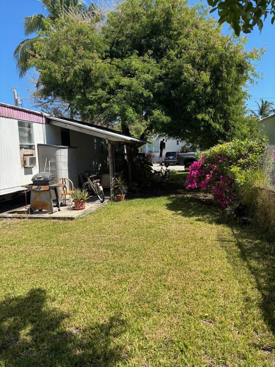 A33 8th Avenue Property Photo 7