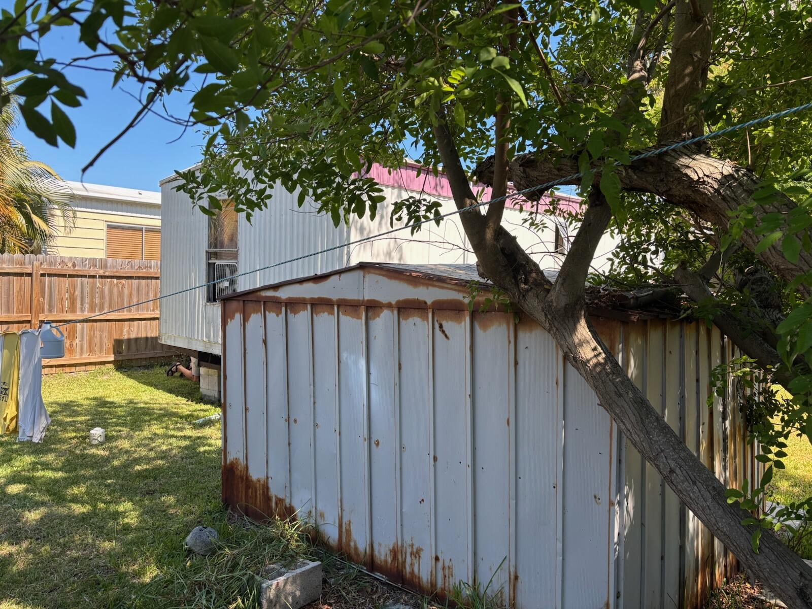 A33 8th Avenue Property Photo 8