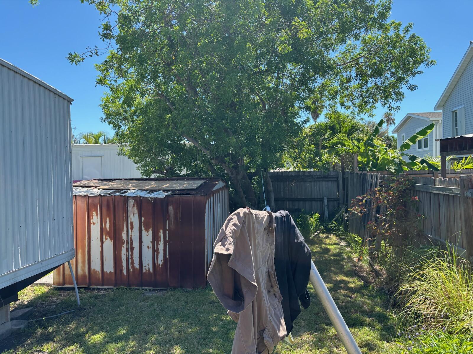 A33 8th Avenue Property Photo 9