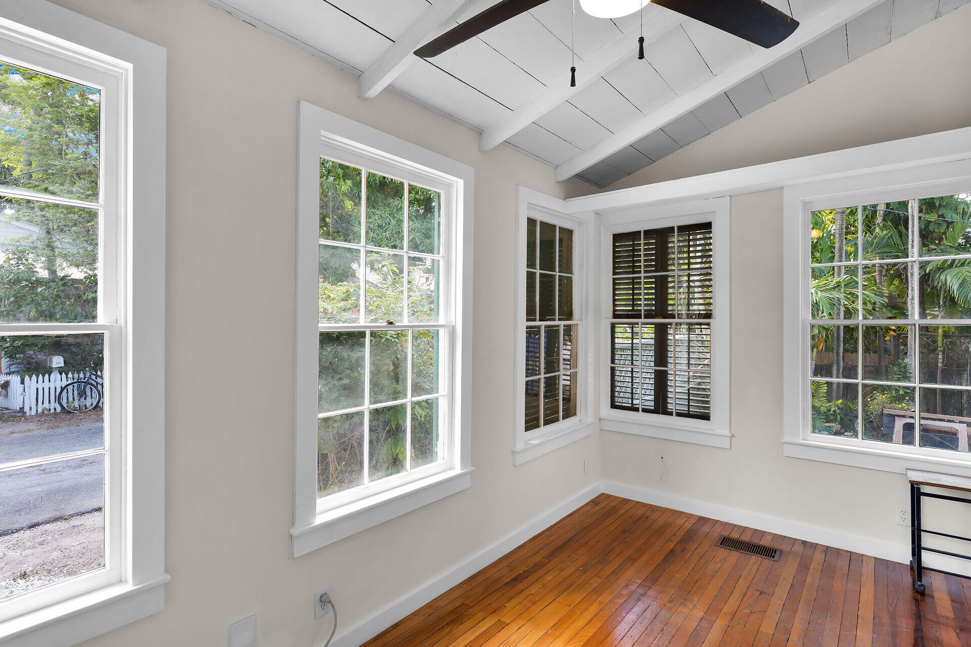 708 William Street Property Photo 20