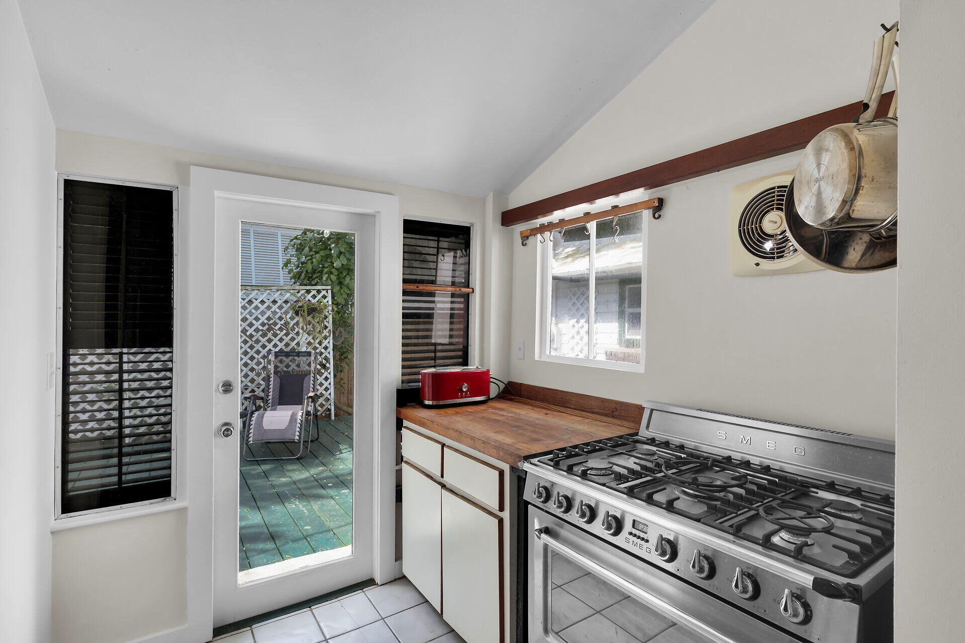 708 William Street Property Photo 25