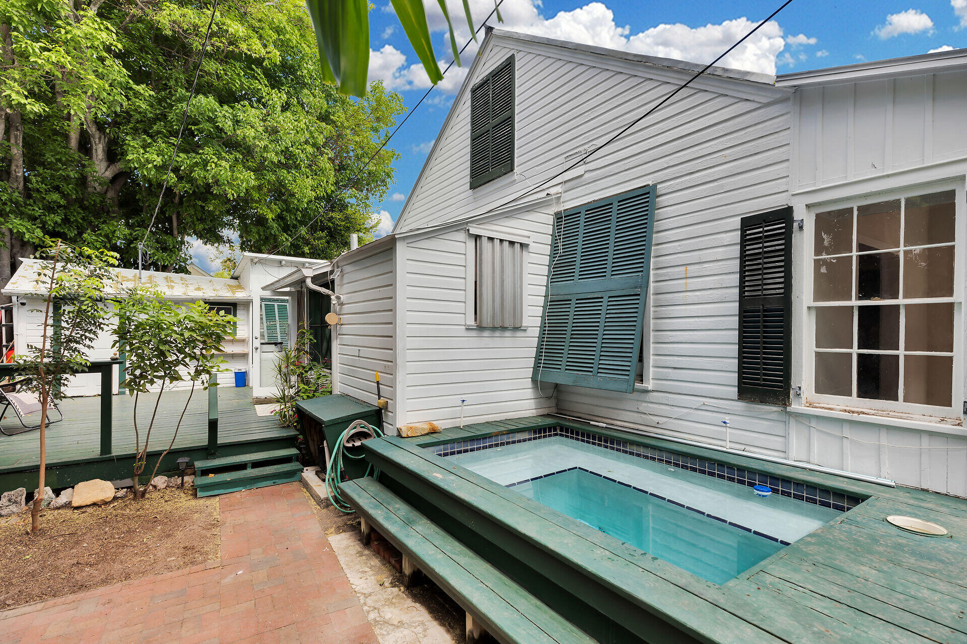 708 William Street Property Photo 27
