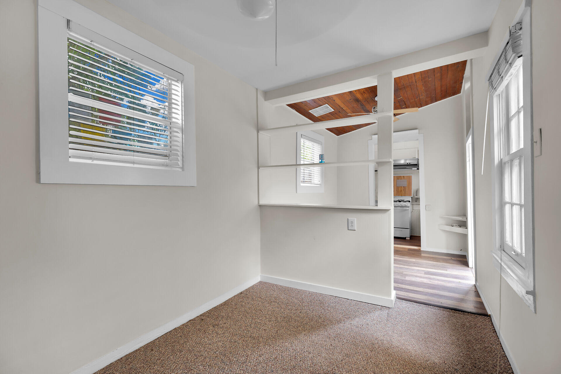 708 William Street Property Photo 42